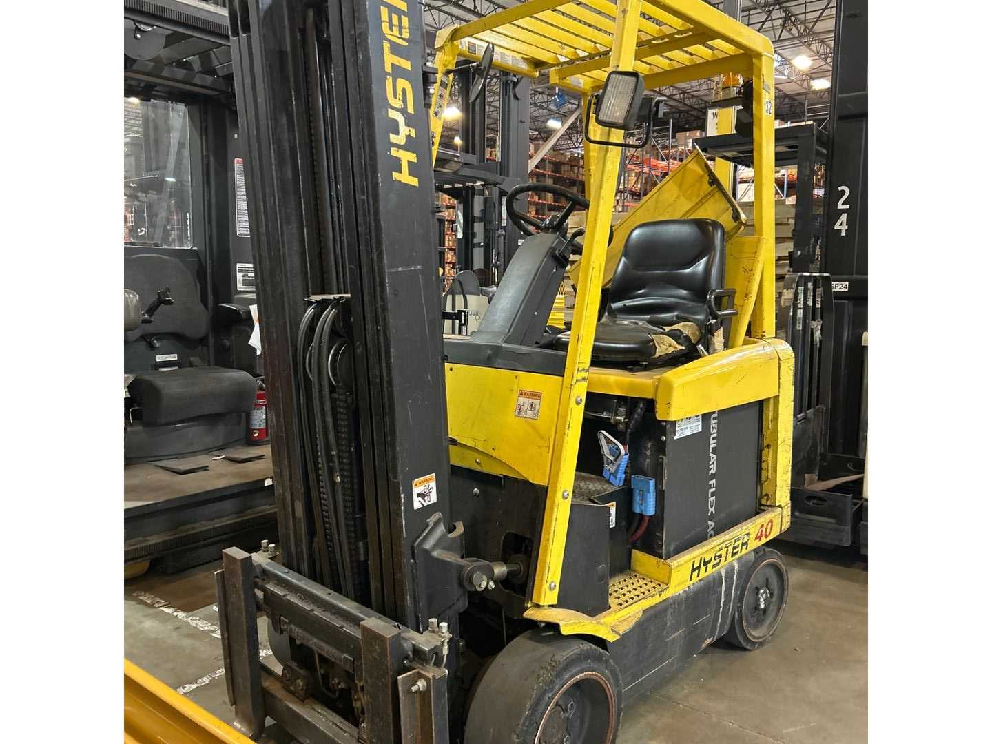 HYSTER E40XM2S SIT-DOWN FORKLIFT - SIT-DOWN FORKLIFT