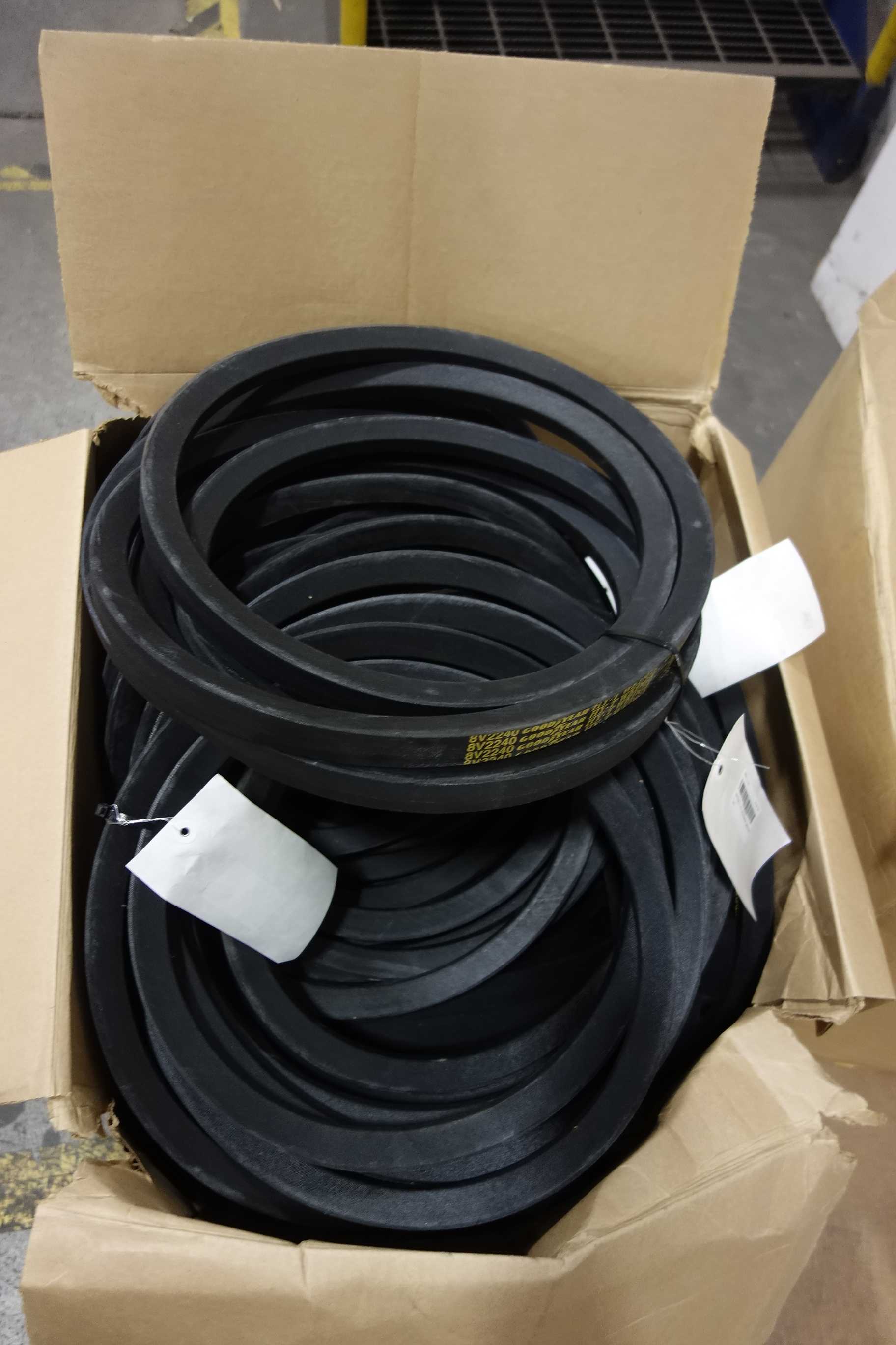 PALLET OF ASSORTED V BELTS - BELTS
