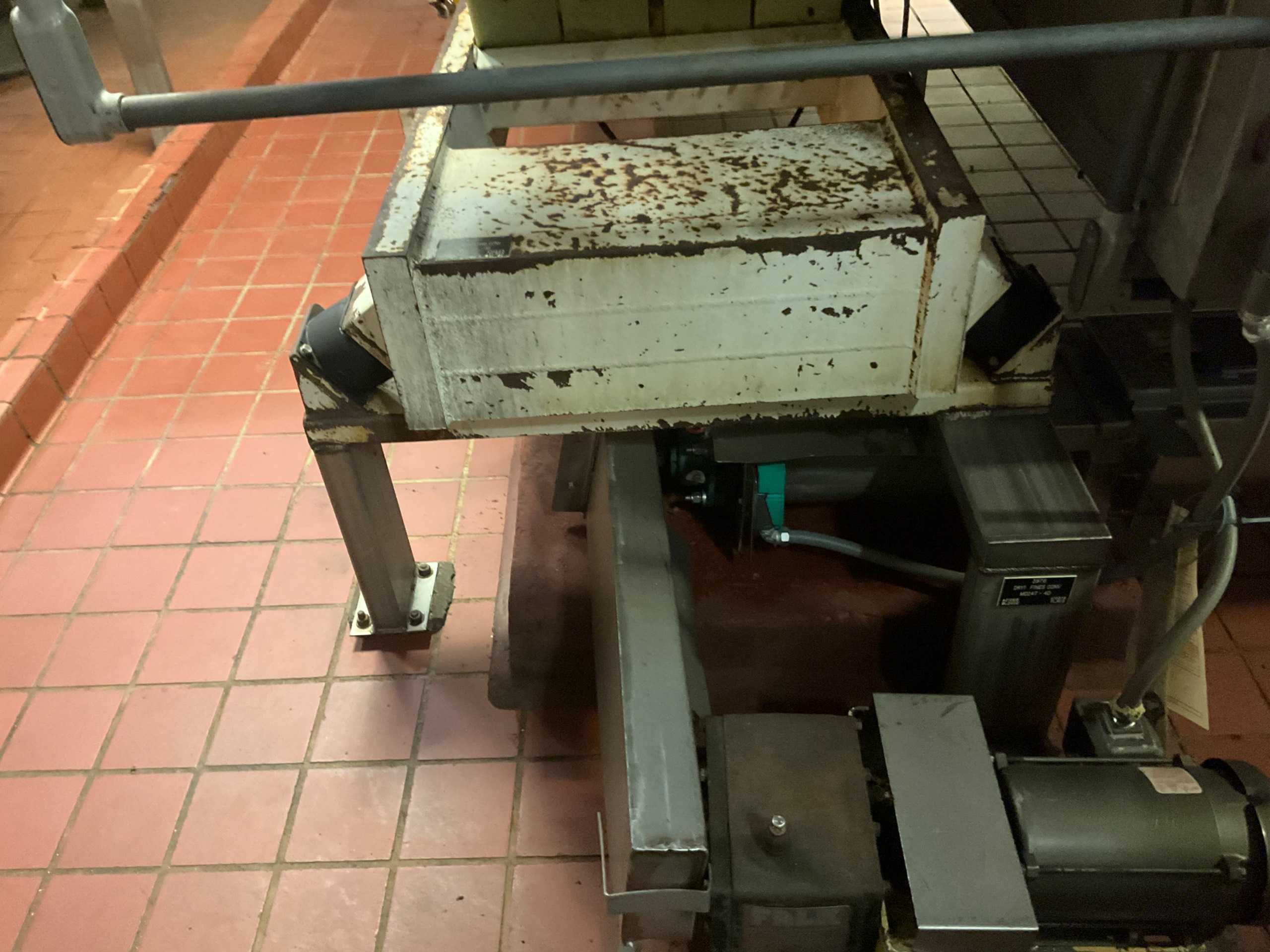 DRYER VIBRATING CONVEYOR - CONVEYORS