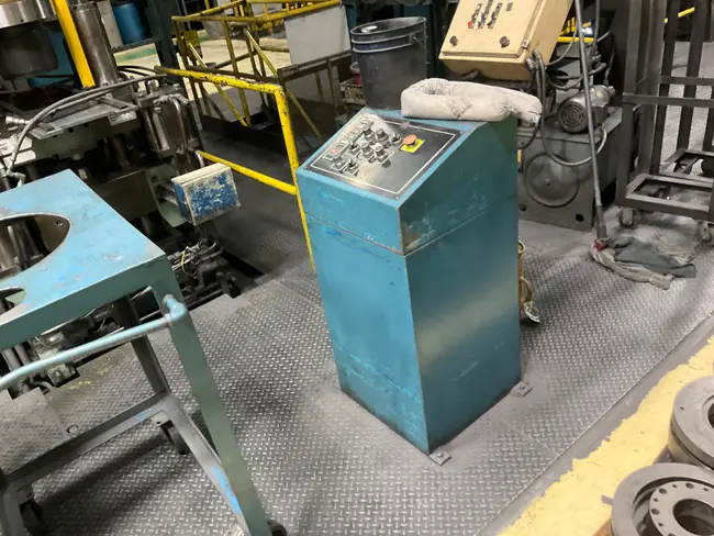 KOHTAKI 800 TON COMPACTING PRESS - undefined