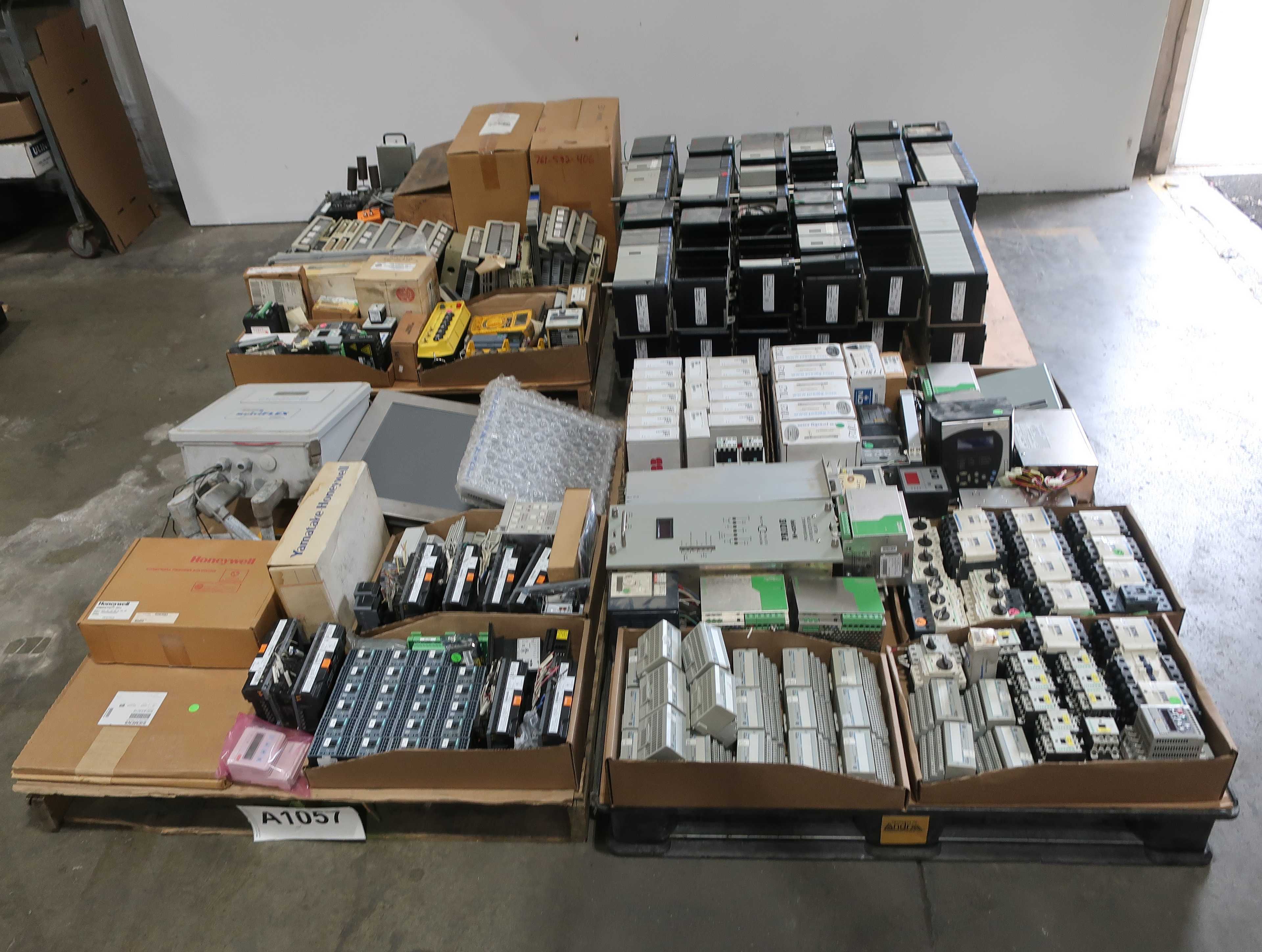 4 PALLETS OF ASSORTED AUTOMATION AND CONTROLS - AUTOMATION & CONTROLS