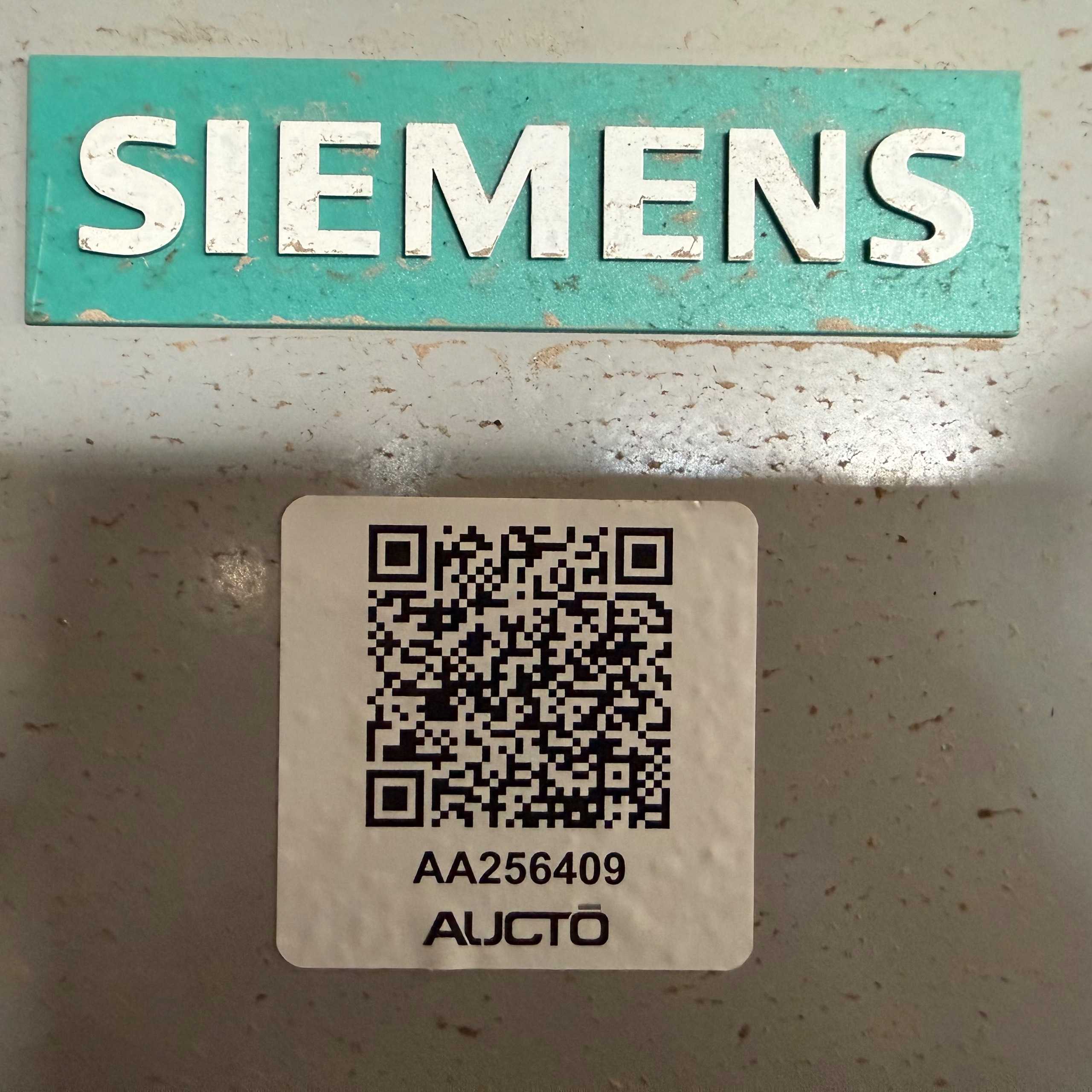 BULK QTY OF ELECTRICAL EQUIPMENT - ELECTRICAL EQUIPMENT