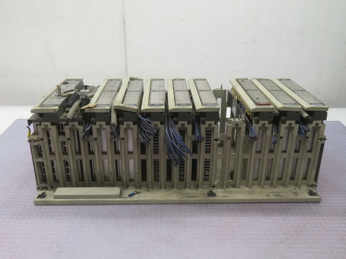 MODICON AS-H827-209 PLC, 11 SLOT, 24VDC, 16 AXIS MOTION, 8 CH ANALOG IN, 32 PT DIGITAL OUT - PLC MODULES