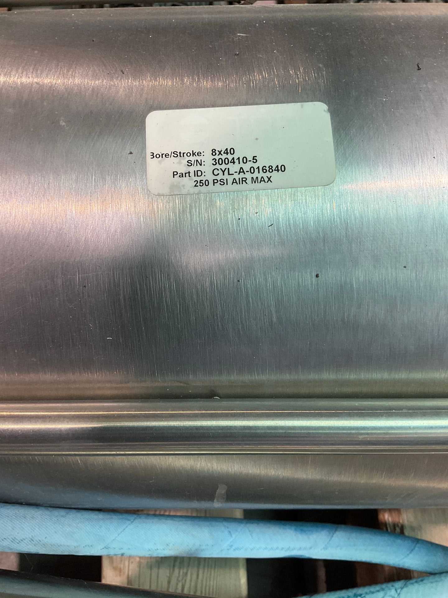 Pallet of 2 Pneumatic Cylinders - PNEUMATIC CYLINDER