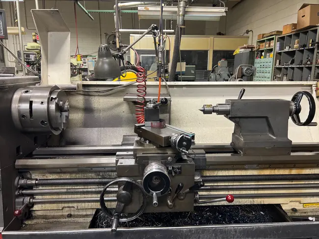 CLAUSING COLCHESTER 21" MANUAL LATHE - undefined