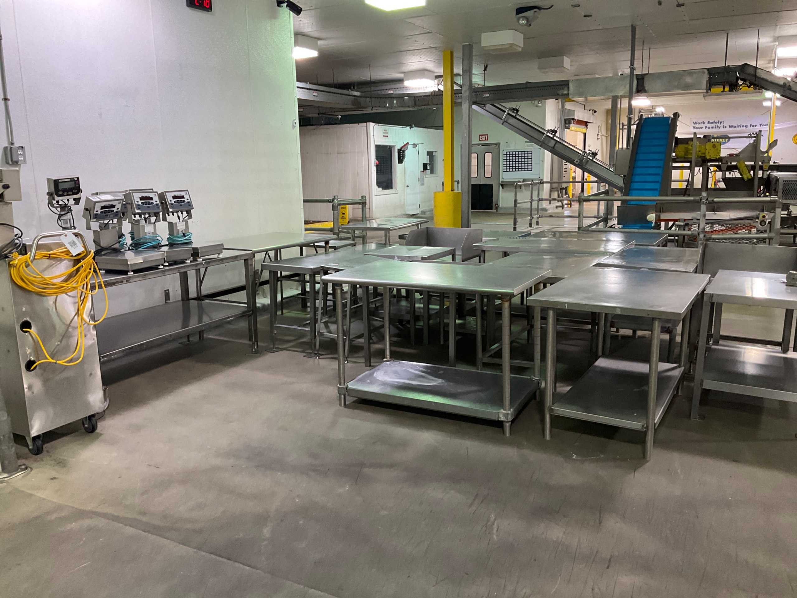QTY 15: INDUSTRIAL TABLES - WORK TABLES