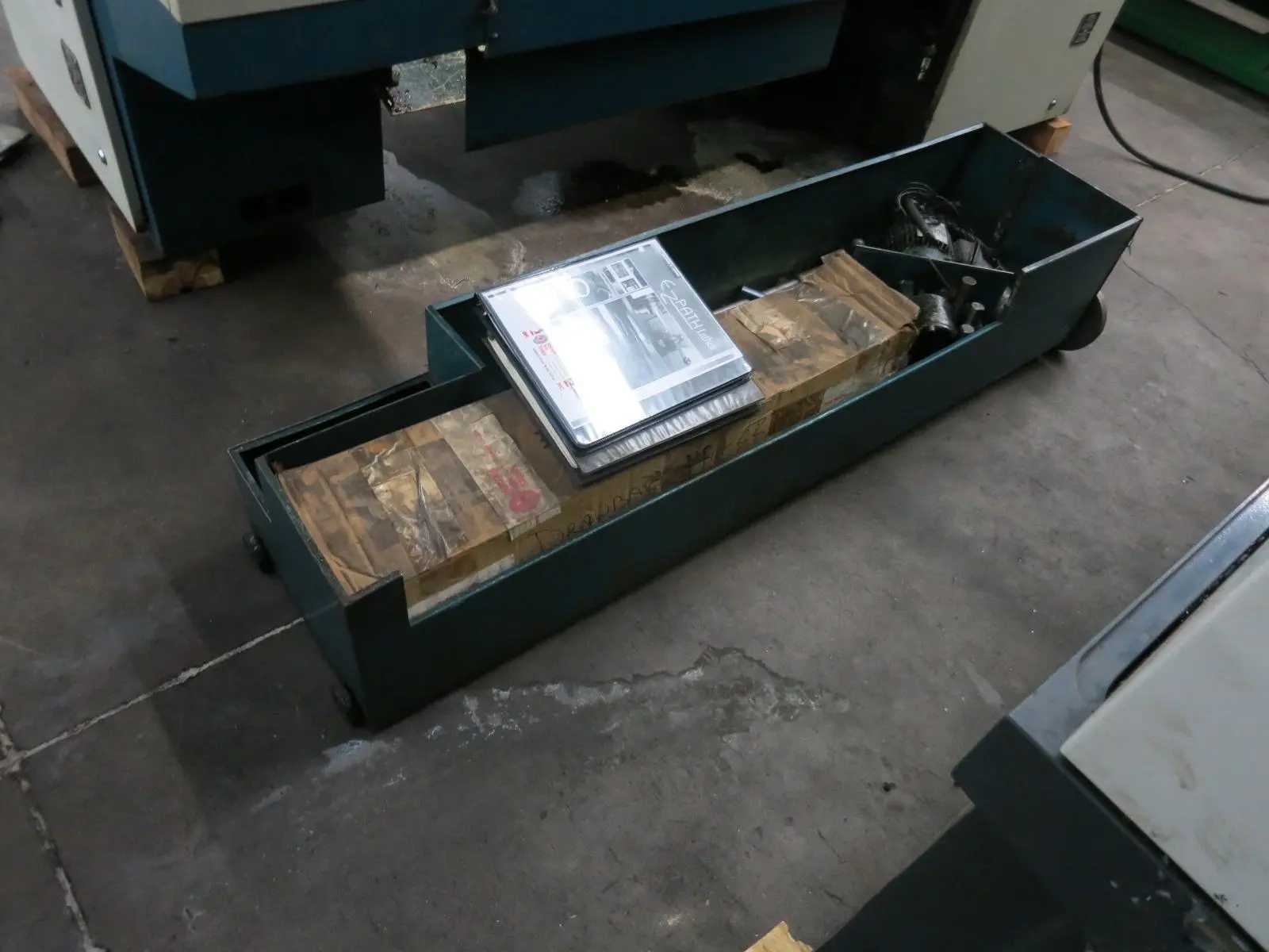 BRIDGEPORT EZ PATH II CNC LATHE 20" SWING 40" CENTERS 10 HP 3500 RPM - 220V 3 PHASE - CNC LATHES