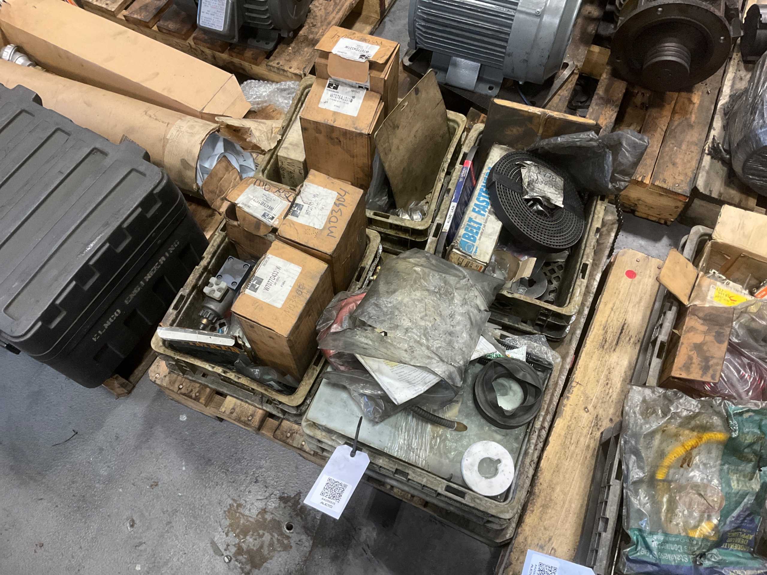 BULK QTY OF INDUSTRIAL PARTS