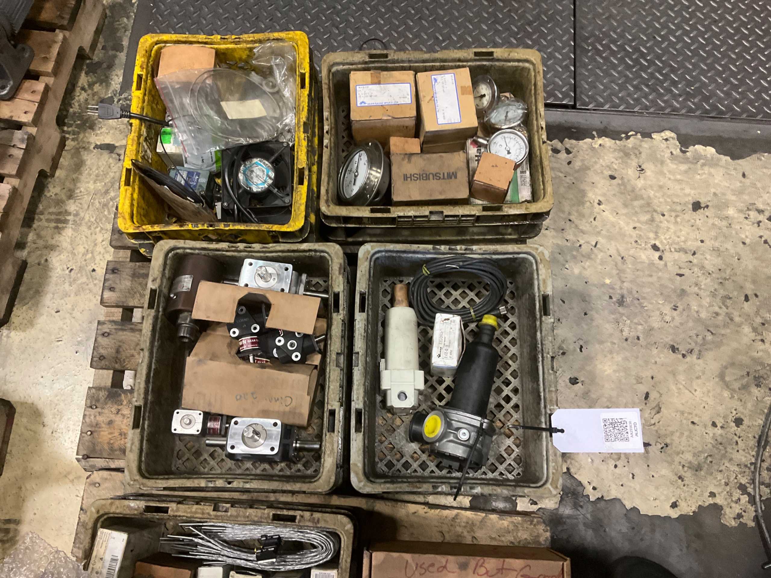 BULK QTY OF INDUSTRIAL PARTS - INDUSTRIAL PARTS