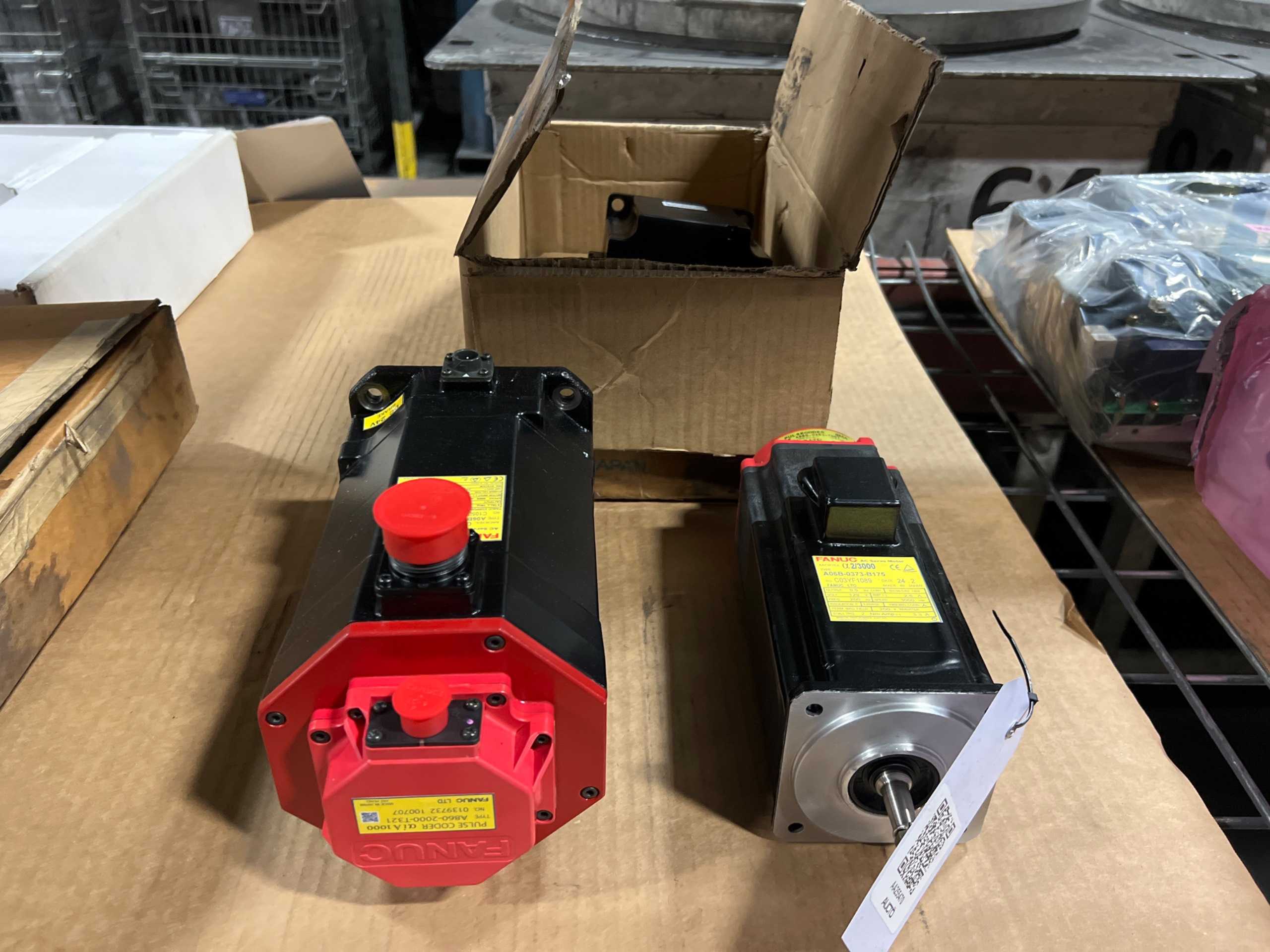 BULK QTY OF SERVO MOTOR BULK QTY OF SERVO MOTOR