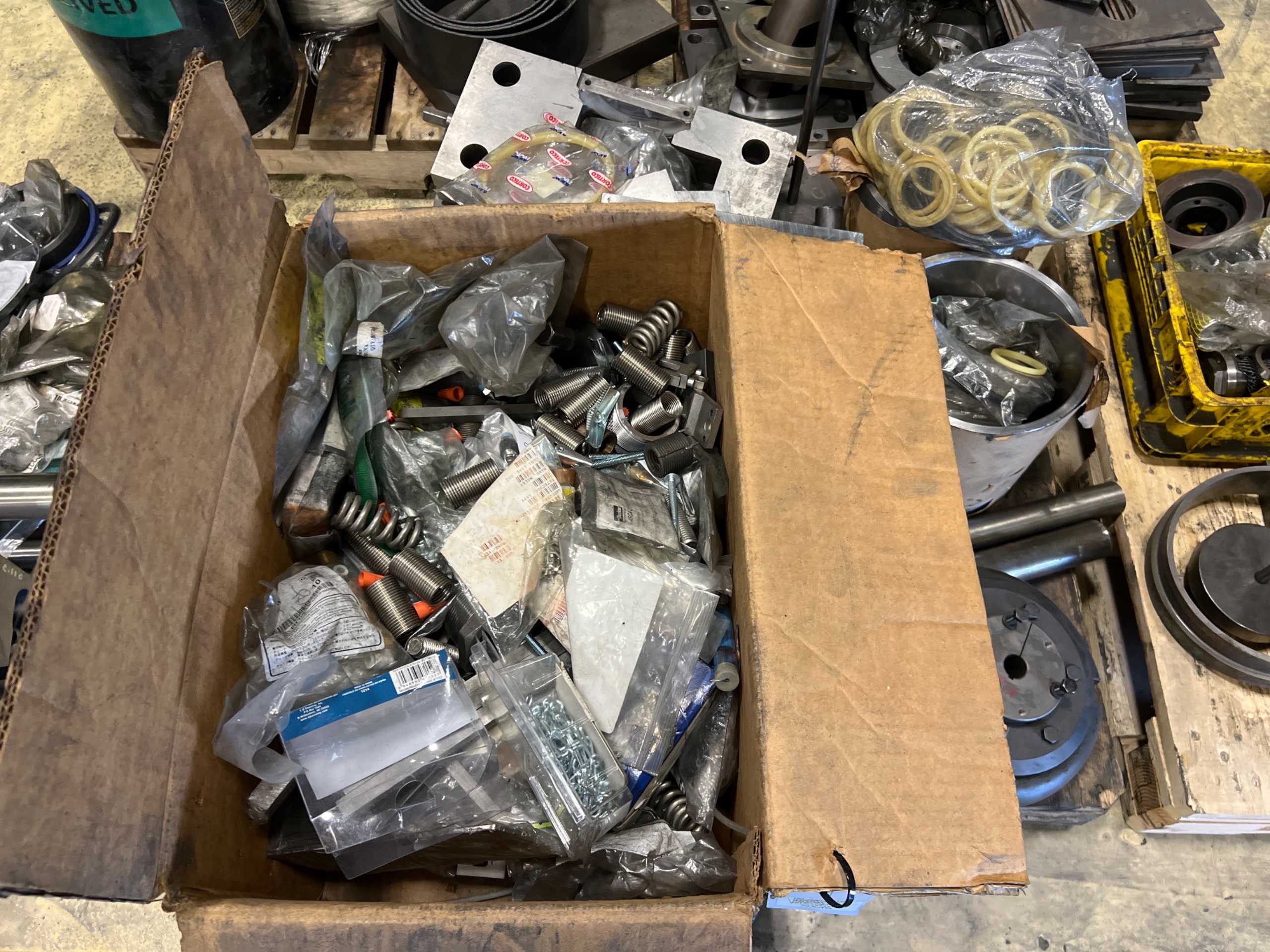 BULK QTY OF INDUSTRIAL PARTS - INDUSTRIAL PARTS
