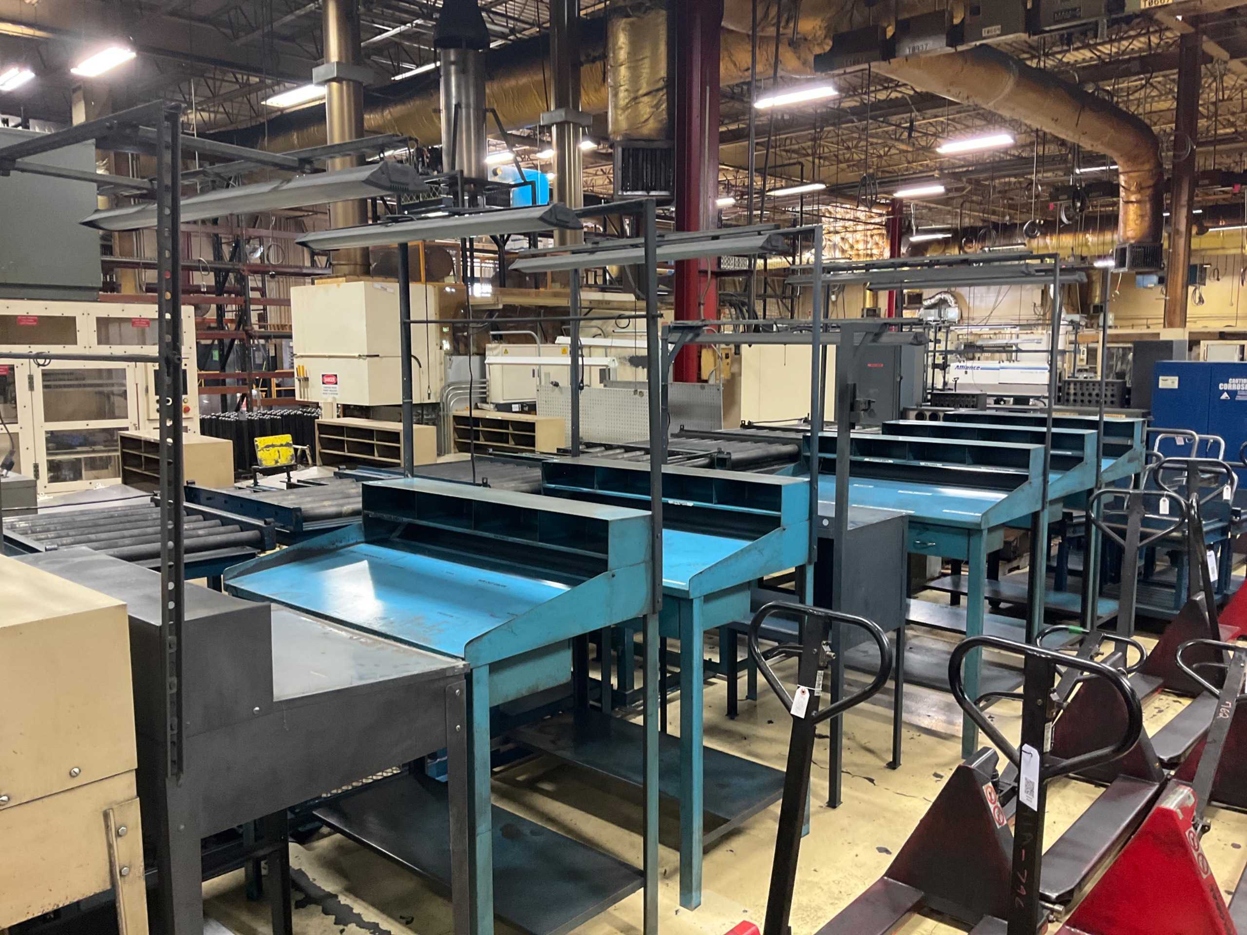 QTY 9: WORK TABLES QTY 9: WORK TABLES