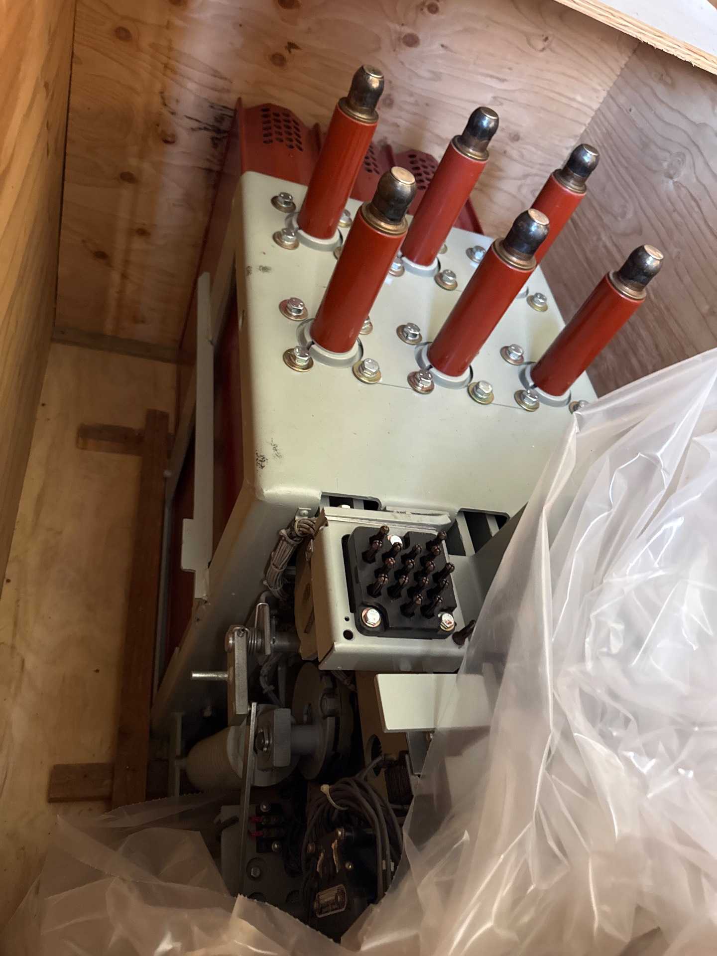 GENERAL ELECTRIC SB-12 CIRCUIT BREAKER - CIRCUIT BREAKERS