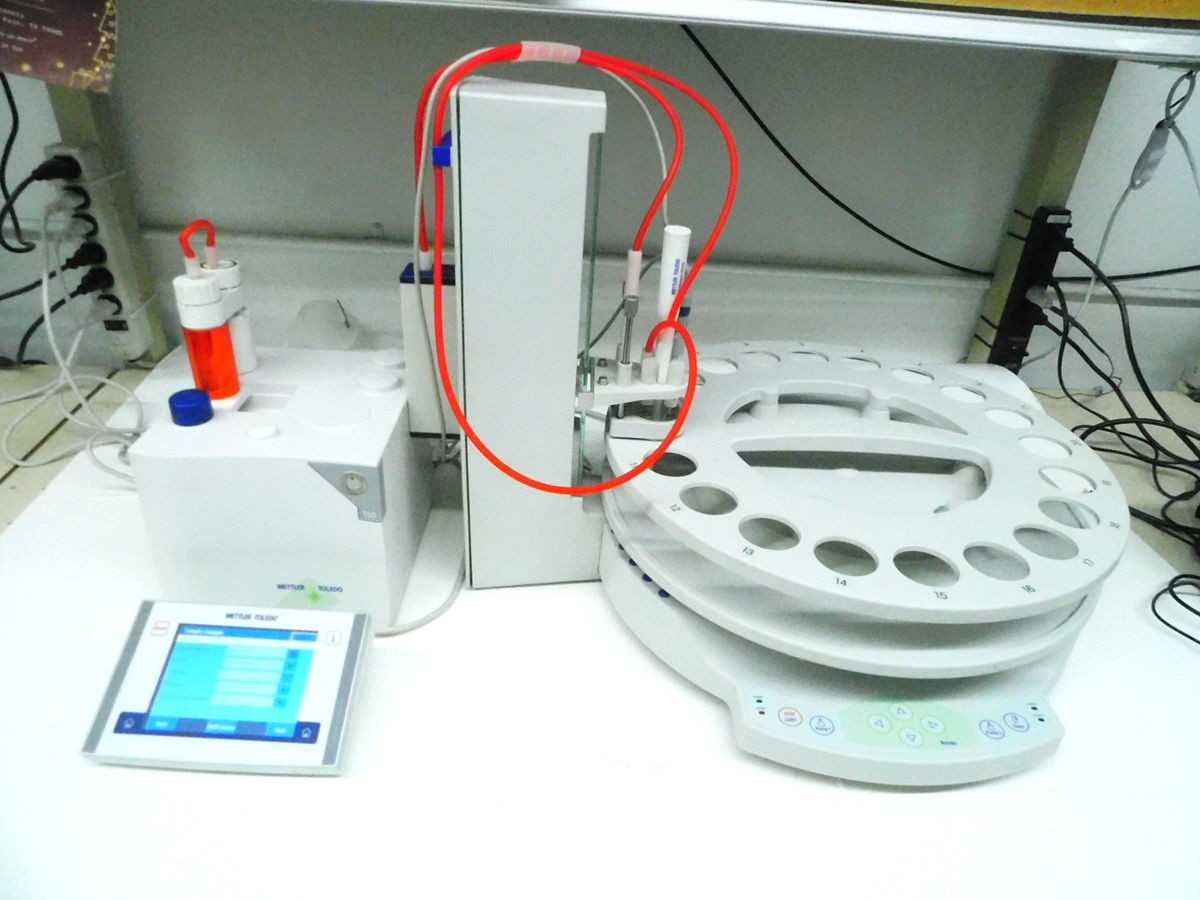 METTLER TOLEDO T50 TITRATOR, 15 SAMPLES, 10 ML DOSE, 120 VAC, PH 0-14, MV +/-2000, TEMP -30-130C - LAB & SCIENTIFIC