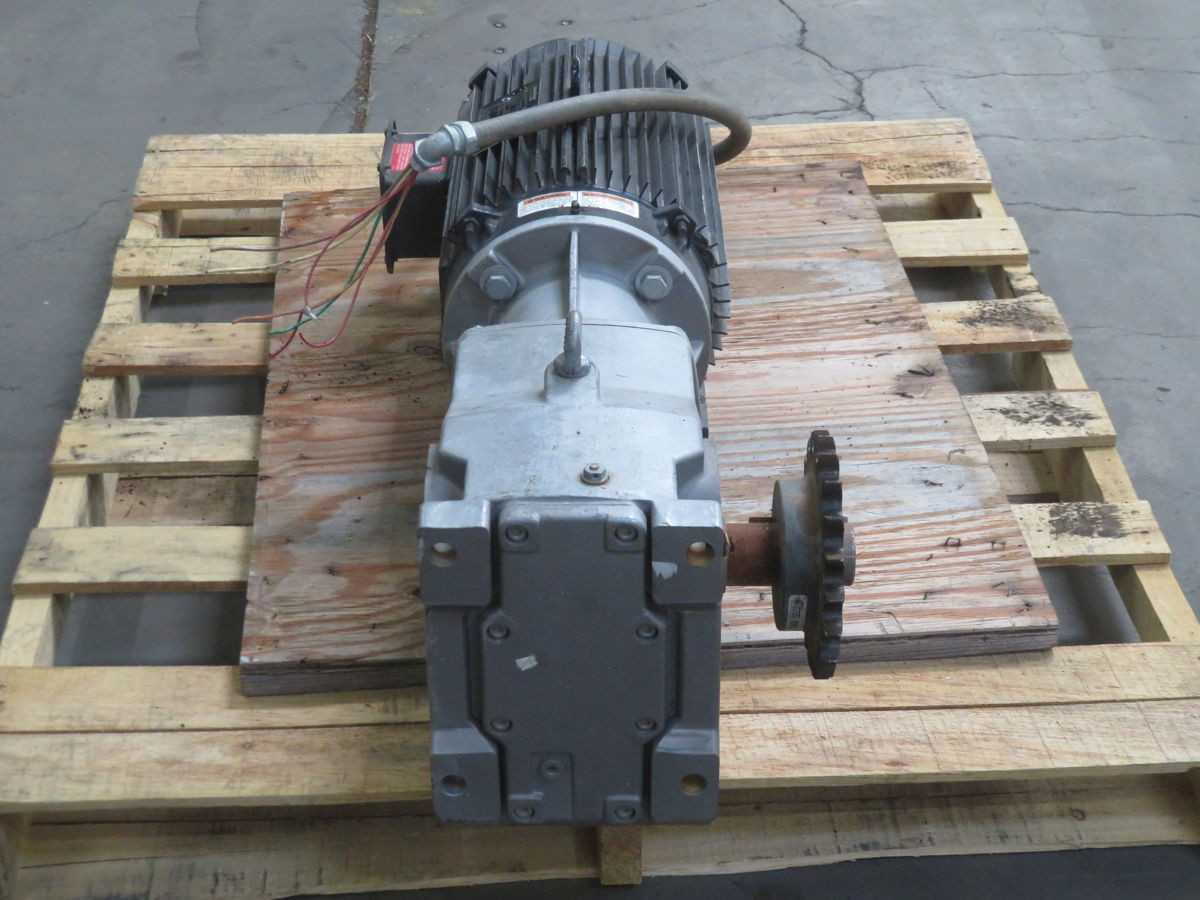 NORD 9032.1 MOTOR GEAR REDUCER, 10 HP POWER, 16.04:1 RATIO, 109 RPM OUTPUT, 300 MM FLANGE - MOTOR & GEARBOX ASSEMBLY
