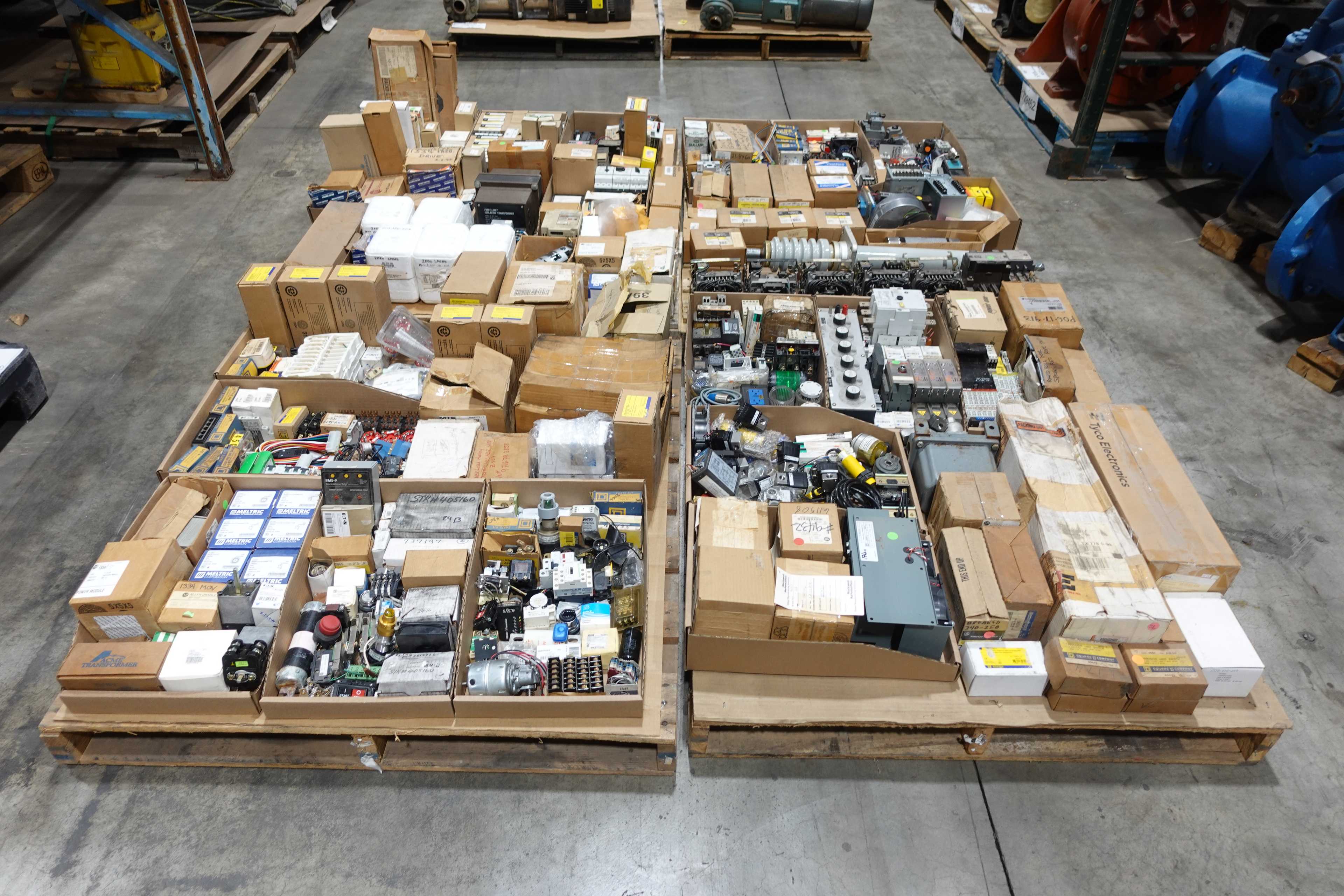 4 PALLETS OF ASSORTED AUTOMATION AND CONTROLS - AUTOMATION & CONTROLS