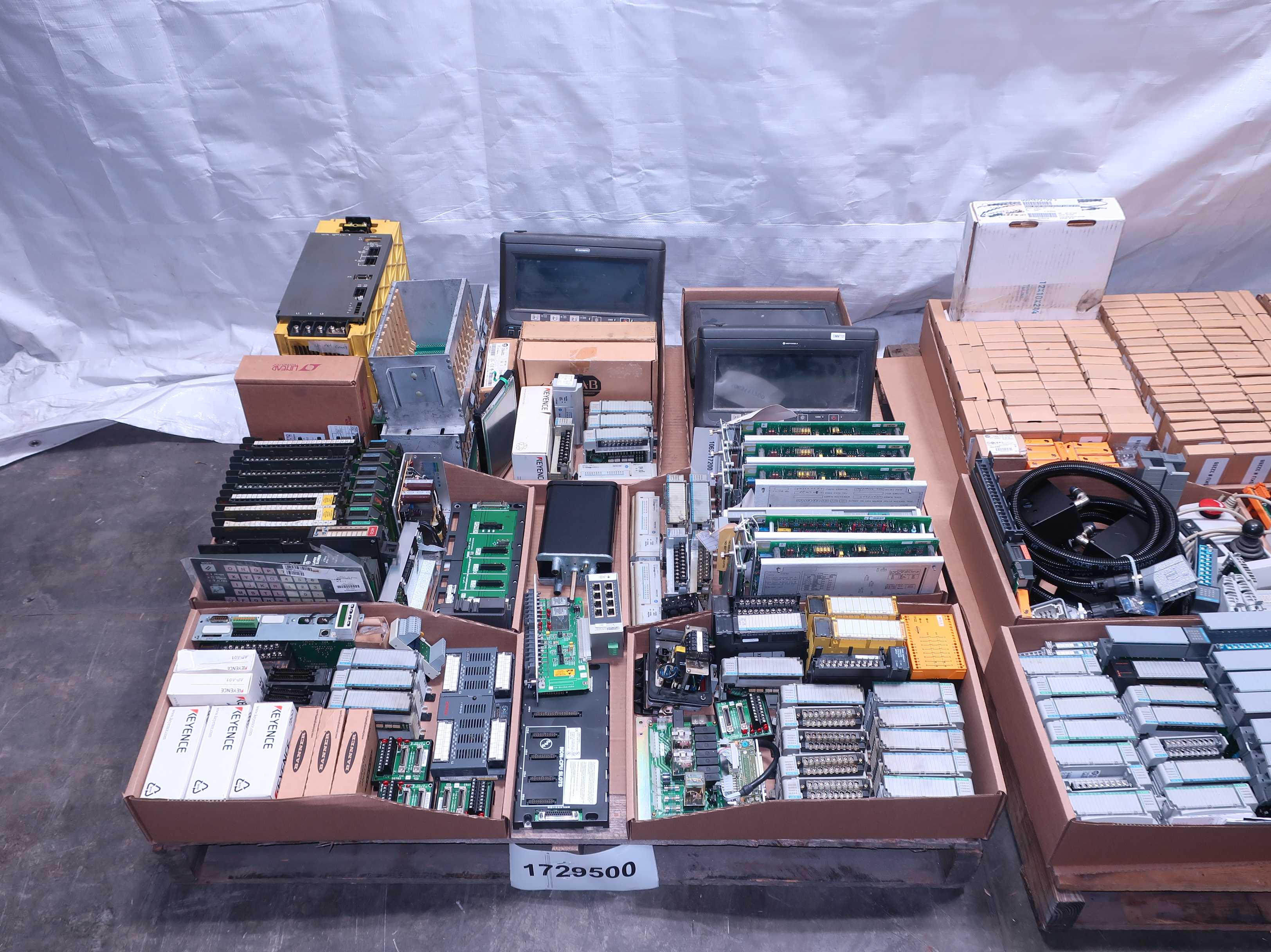 SKU 1729500 - 2 PALLETS OF ASSORTED AUTOMATION AND CONTROLS - AUTOMATION & CONTROLS