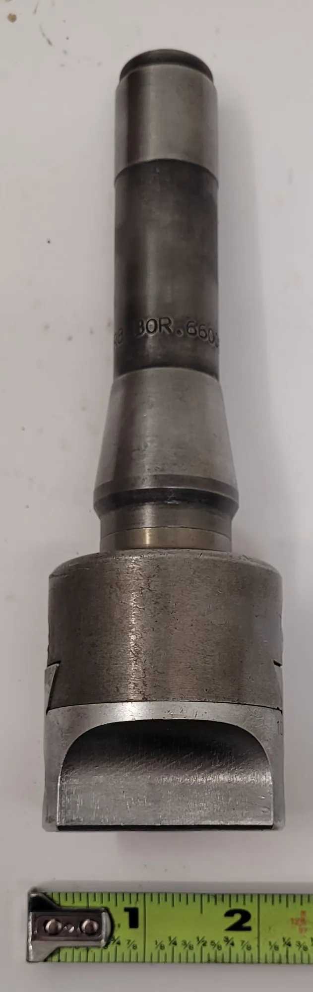 ETM 2IN R8 BORING HEAD OAL: 6.75” BORING HEAD: 2” WIDE SHANK LENGTH: 4.5” - MACHINE TOOLING