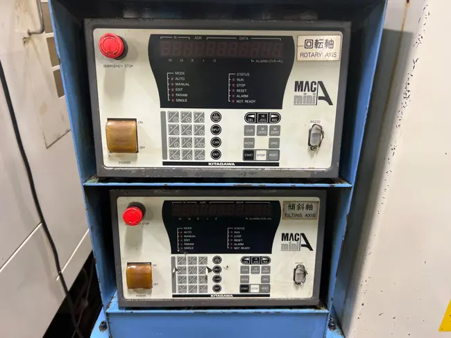 2002 TOYOSK TVT301S VERTICAL MACHINING CENTER - undefined