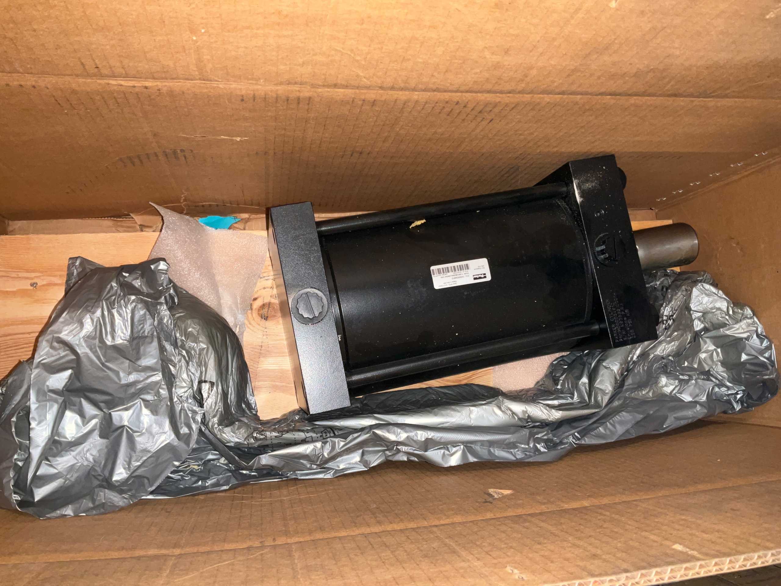 2021 PARKER 7.00CHB2ANLUS43A7.000 HYDRAULIC CYLINDER - HYDRAULIC CYLINDERS