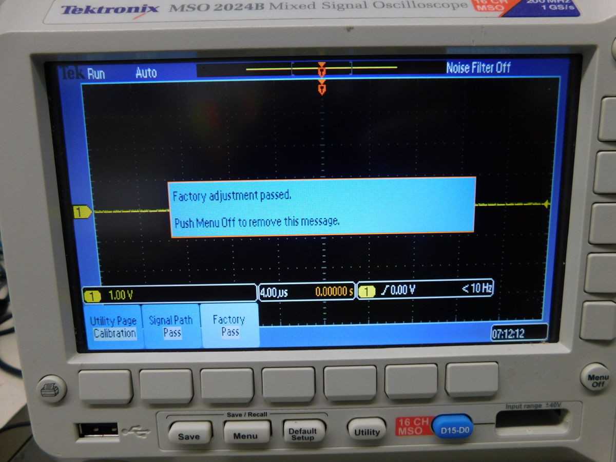 TEKTRONIX MSO2024B, 200 MHZ BW, 1 GS/S SR, 4A/16D CH, 8-BIT VERT RES, 1 MPOINT REC LENGTH - ANALYZER