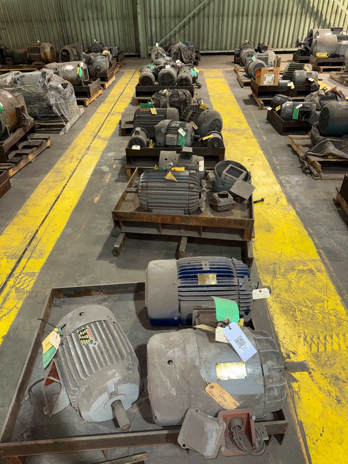 BULK QTY OF ELECTRIC MOTORS - ELECTRIC MOTORS