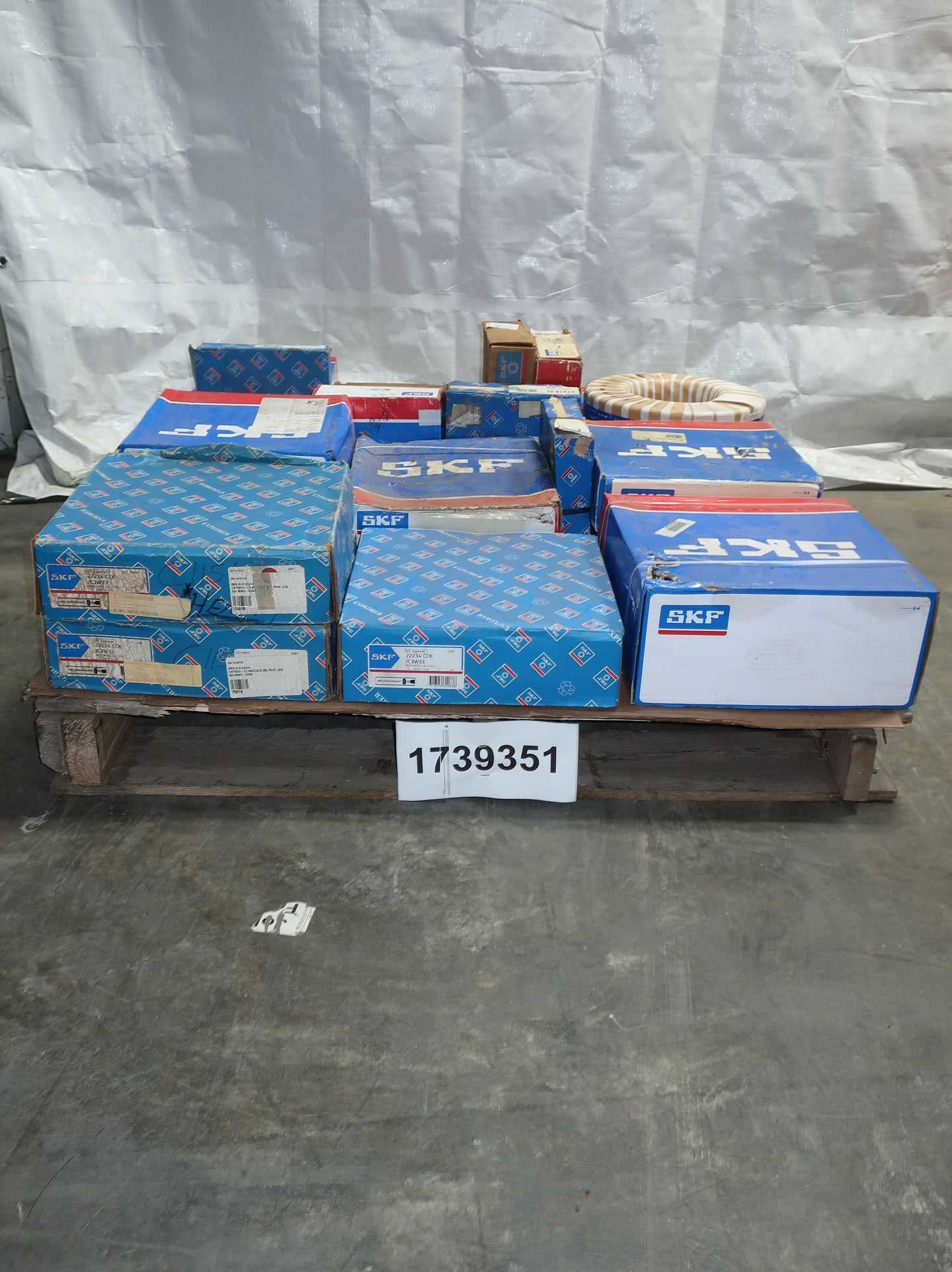SKU 1739351 - PALLET OF ASSORTED SKF BEARINGS SKU 1739351 - PALLET OF ASSORTED SKF BEARINGS