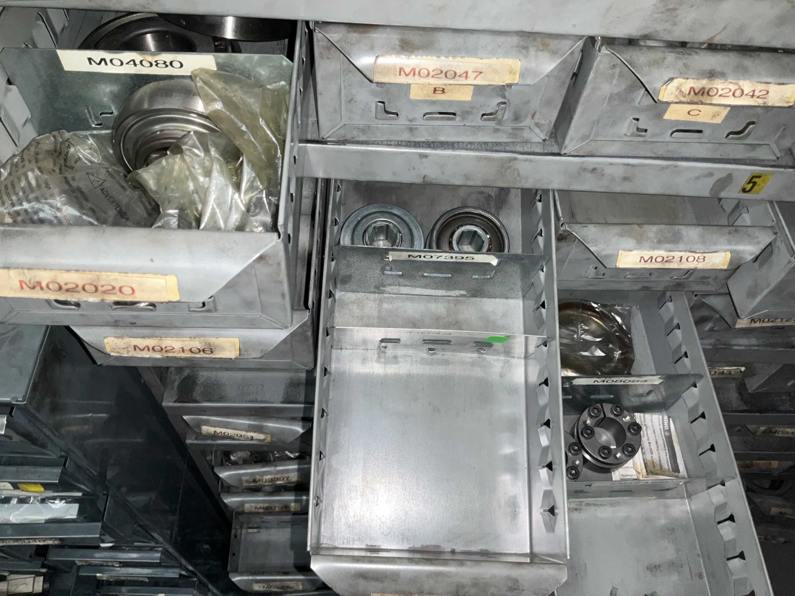 BULK QTY OF DRAWER CABINET WITH CONTENTS - DRAWER CABINET
