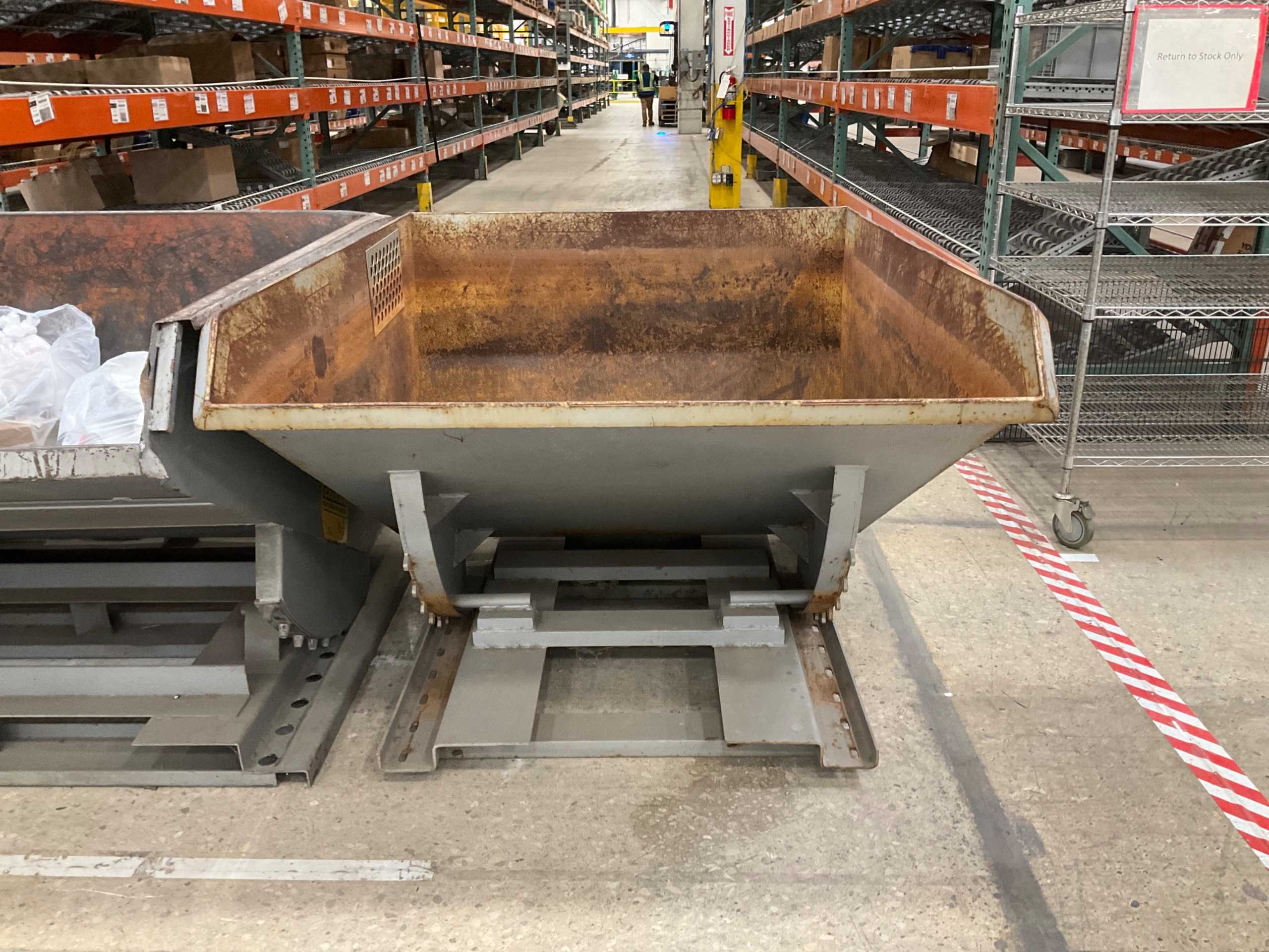 SELF DUMPING HOPPER - SELF DUMPING HOPPERS