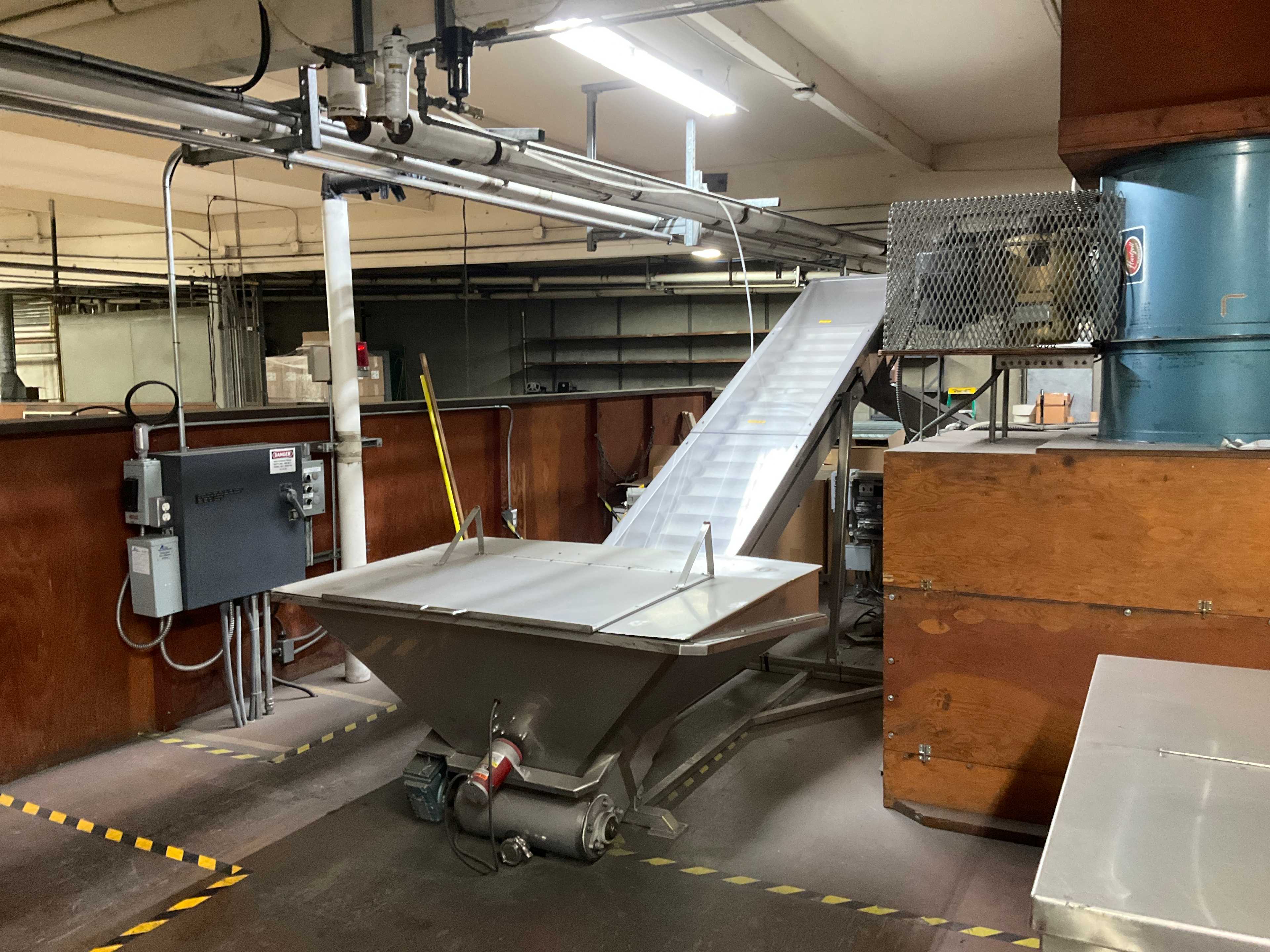 2008 BERTOLASO AM700 CAPSULE FEEDER - FOOD & BEVERAGE 2008 BERTOLASO AM700 CAPSULE FEEDER - FOOD & BEVERAGE