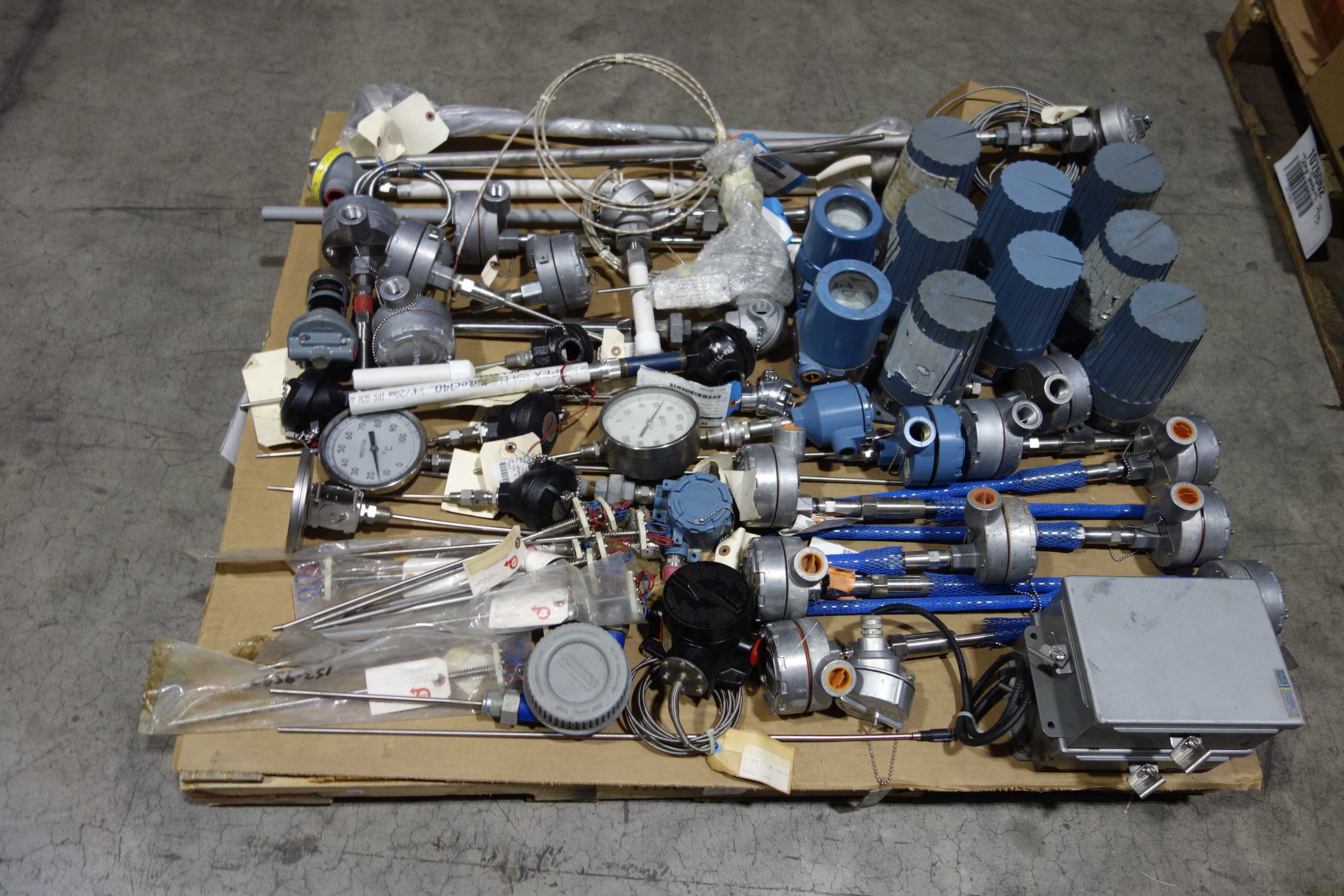3 PALLETS OF ASSORTED TEMPERATURE SENSORS - SENSORS