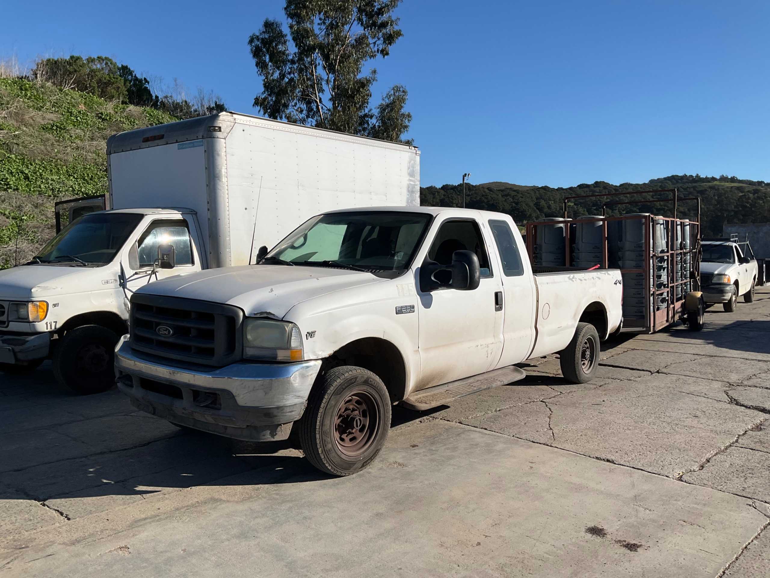 2001 FORD F-250 PICKUP TRUCK -