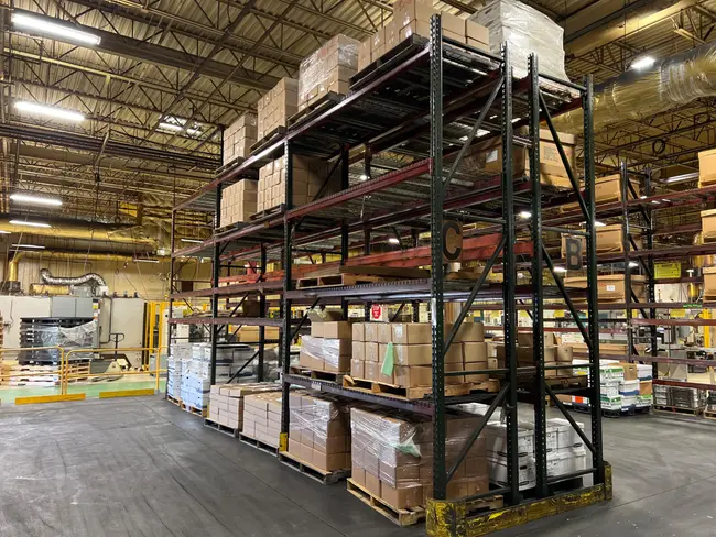 BULK QTY OF PALLET RACKING - undefined