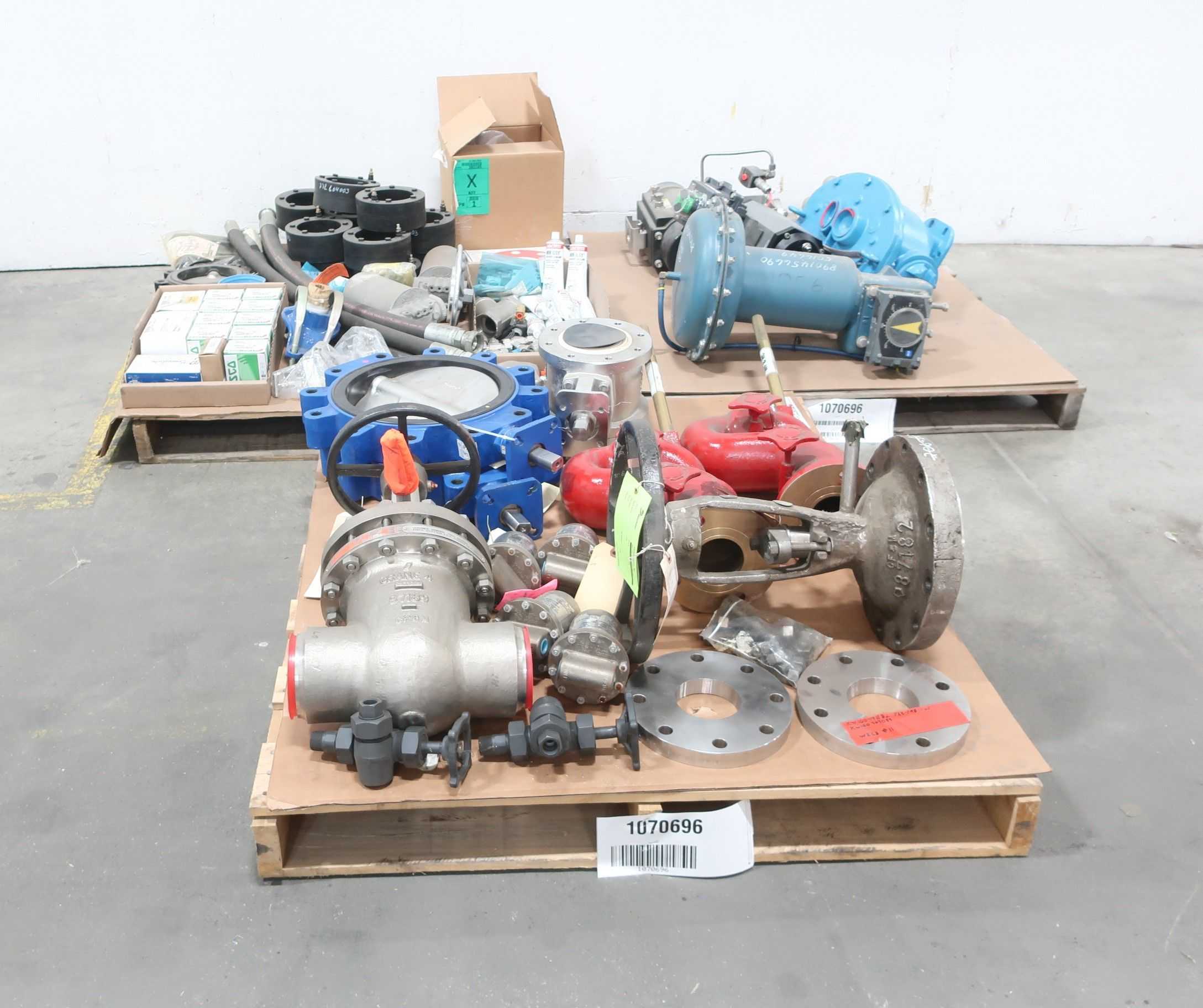 3 PALLET LOT OF ASSORTED VALVES AND VALVE PARTS - VALVE PARTS & ACCESSORIES