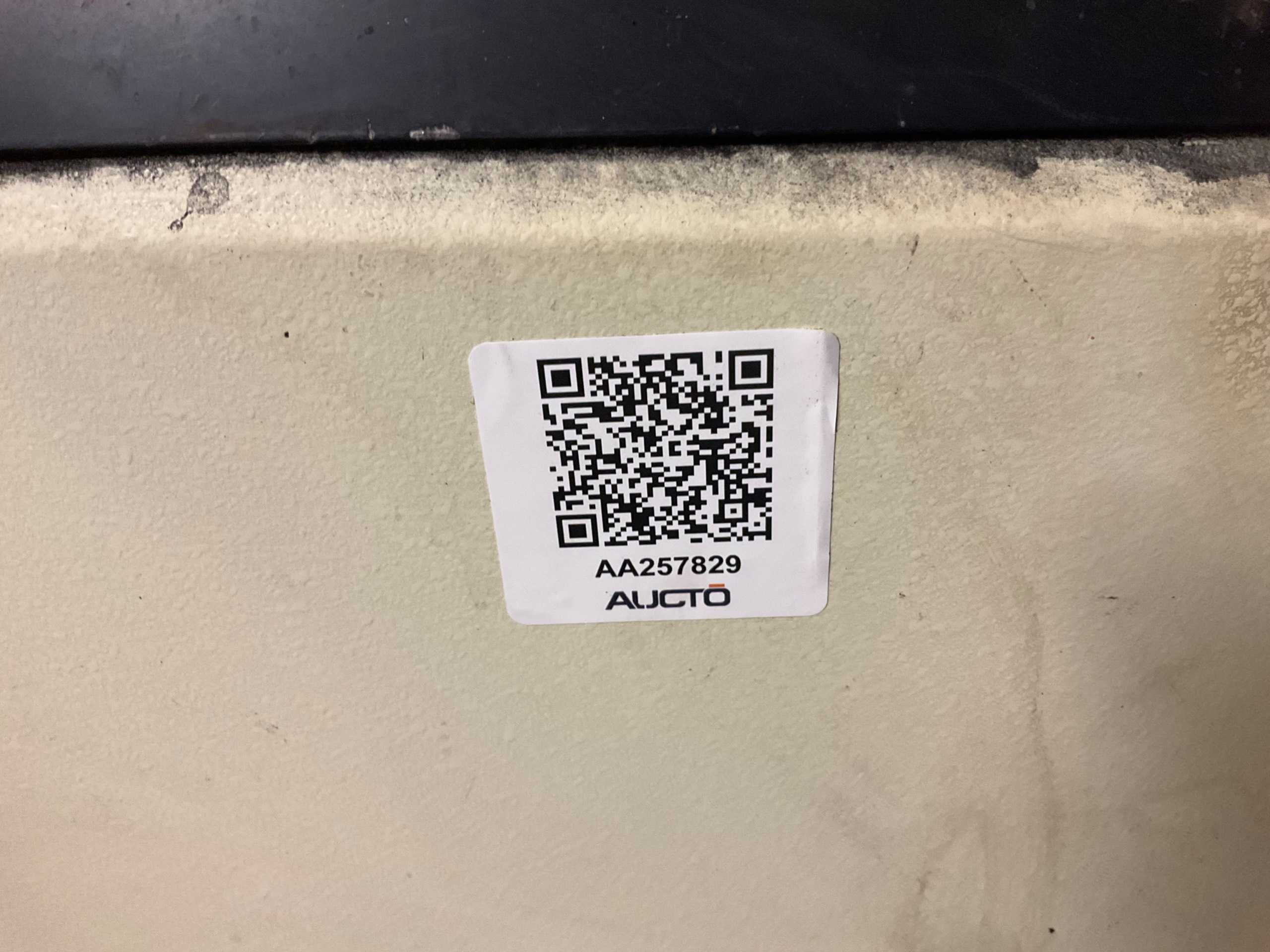 2000 FANUC R-J3 ROBOT CONTROLLER - ROBOT CONTROLLERS