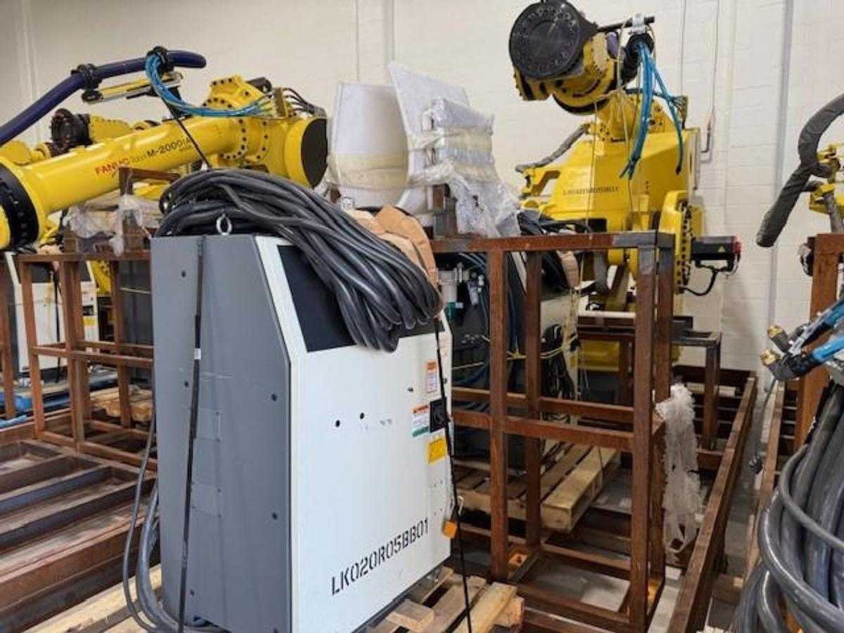 FANUC M-2000IA/900L ARTICULATED ROBOT, 900KG PAYLOAD, 4683MM REACH, R-30IB CONTROLLER - ARTICULATED ROBOTS
