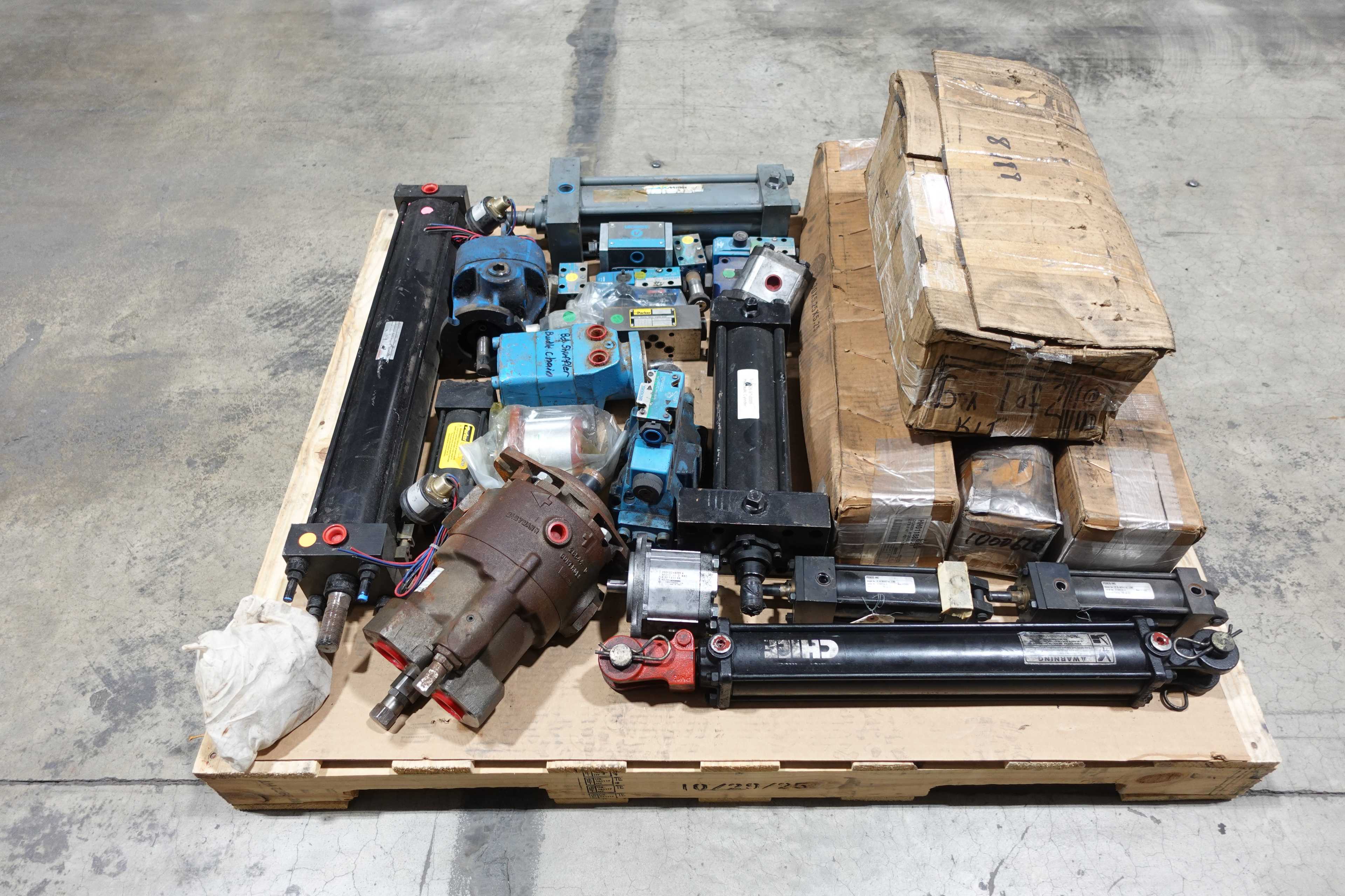 PALLET OF ASSORTED HYDRAULIC REPLACEMENT PARTS - HYDRAULIC PARTS