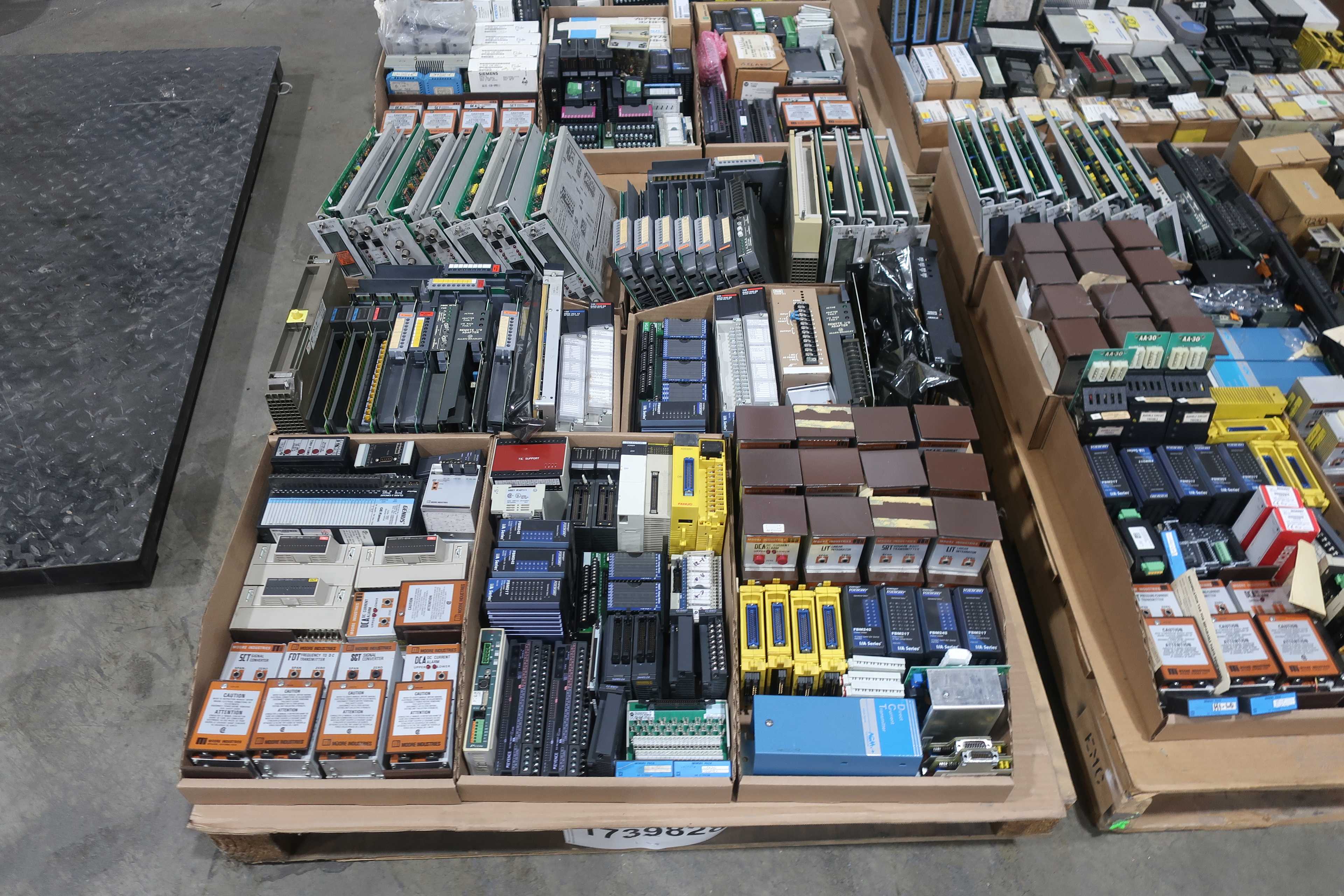SKU 1739828 - 6 PALLETS OF ASSORTED MODULES - PLC MODULES