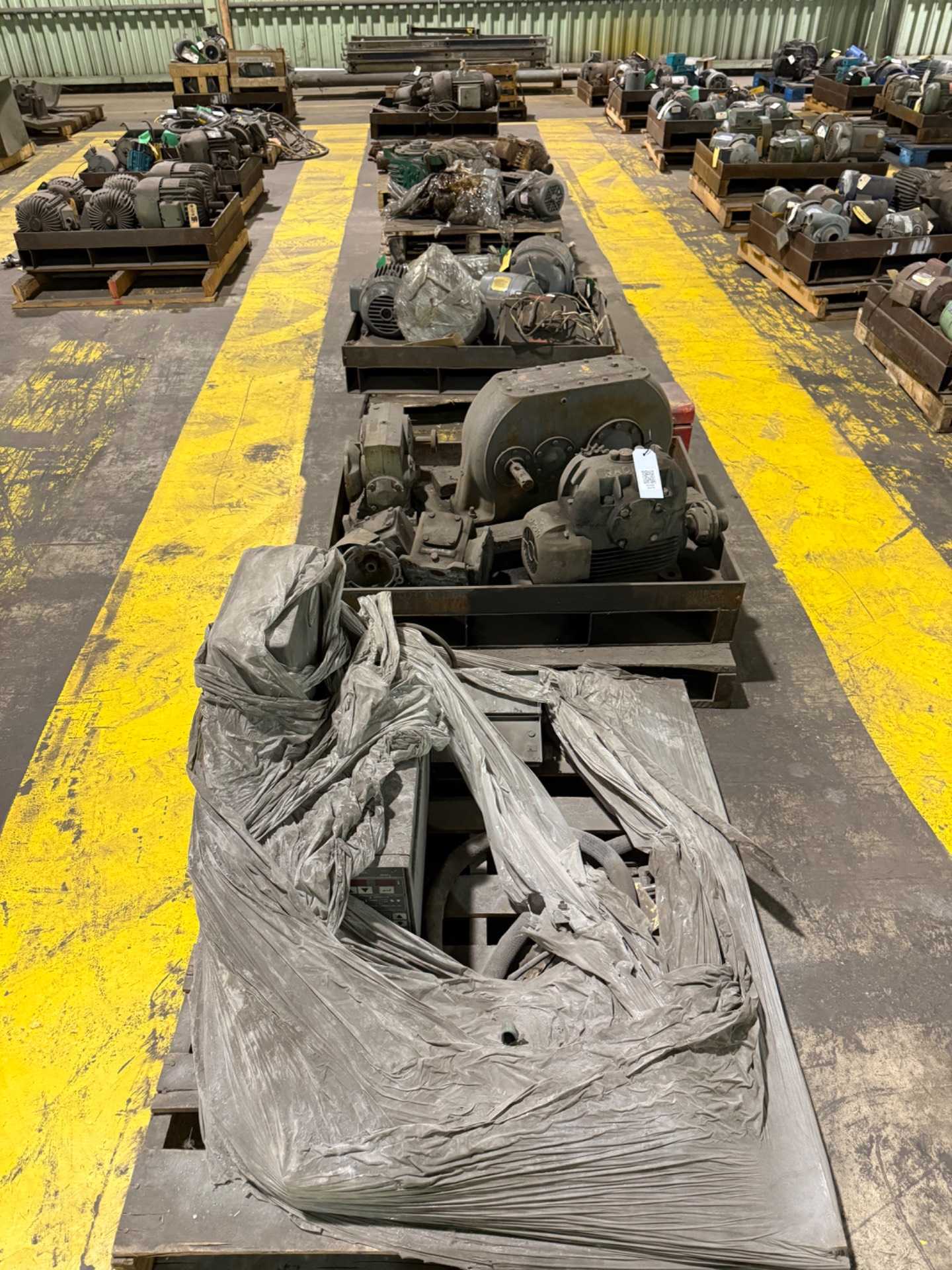 BULK QTY OF INDUSTRIAL PARTS - INDUSTRIAL PARTS