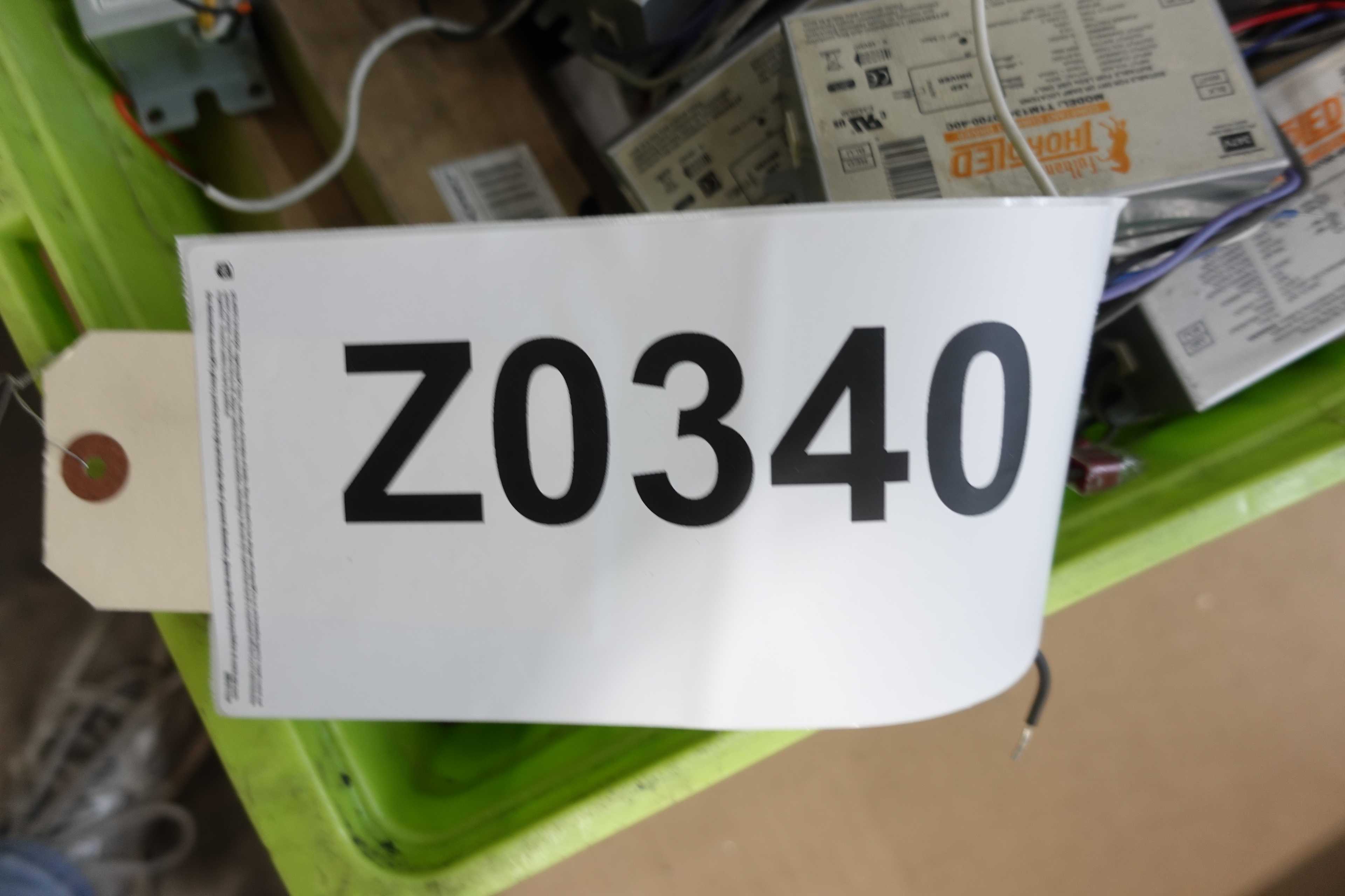 TOTE OF ASSORTED BALLASTS AND CONSTANT CURRENT DRIVERS - BALLASTS