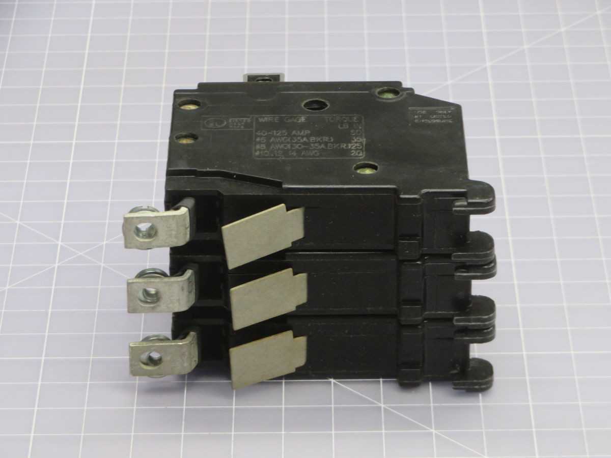 LOT OF 4 EATON CHB330 THERMAL MAGNETIC CIRCUIT BREAKER - CIRCUIT BREAKERS