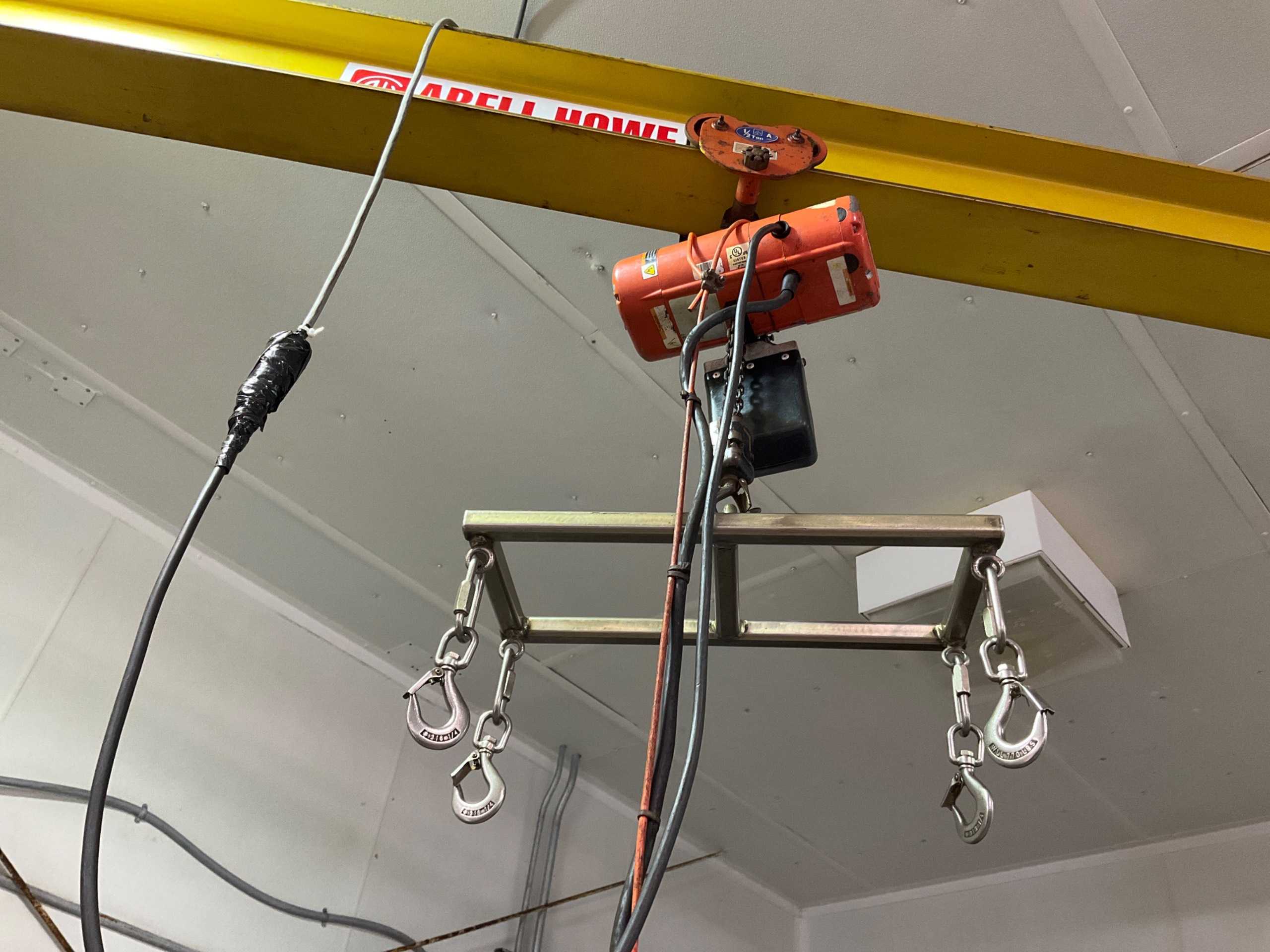 ABELL-HOWE 1/2 TON JIB CRANE WITH HOIST - JIB CRANE