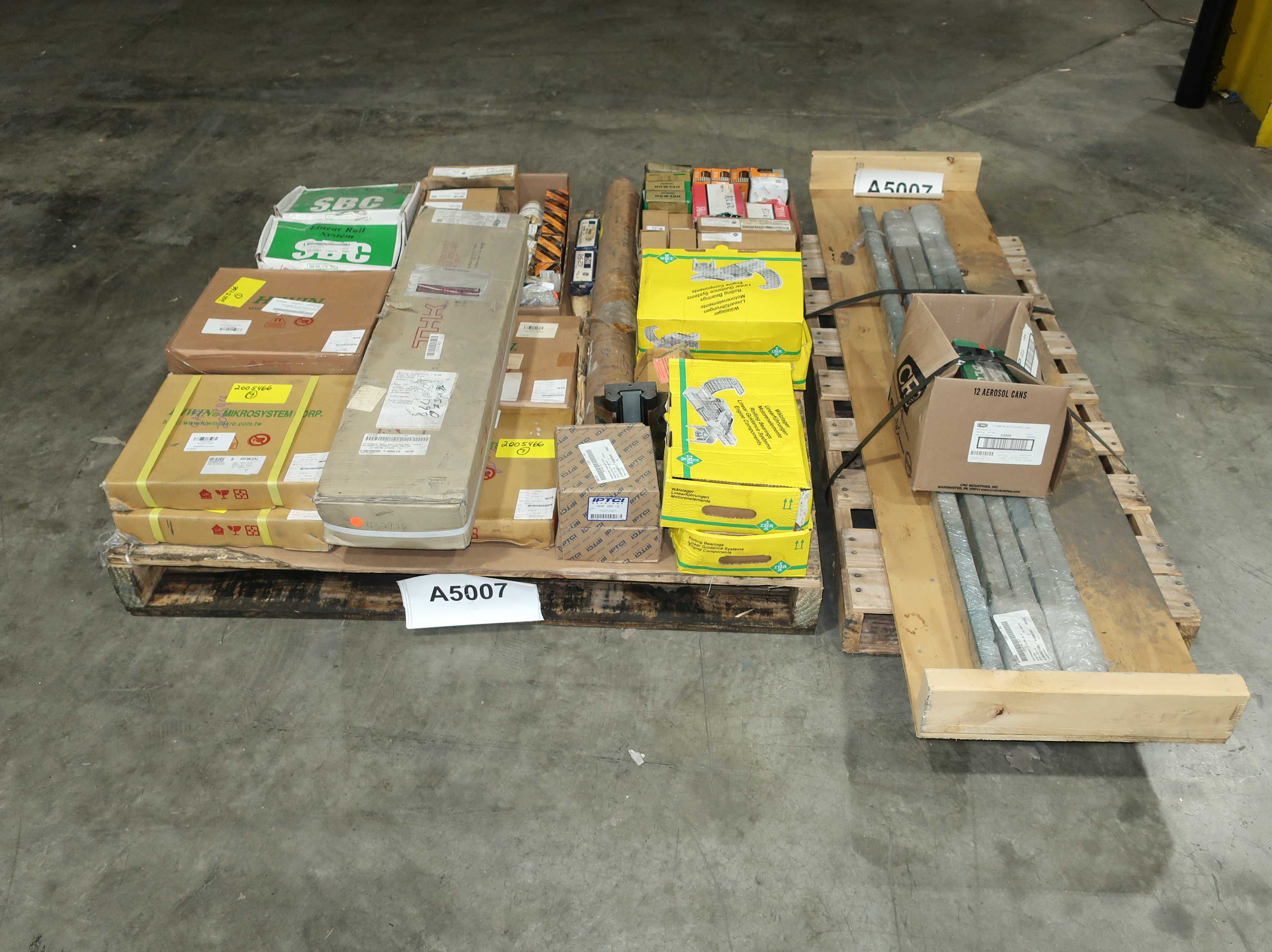 BULK QTY OF ASSORTED LINEAR BEARINGS - LINEAR BEARING