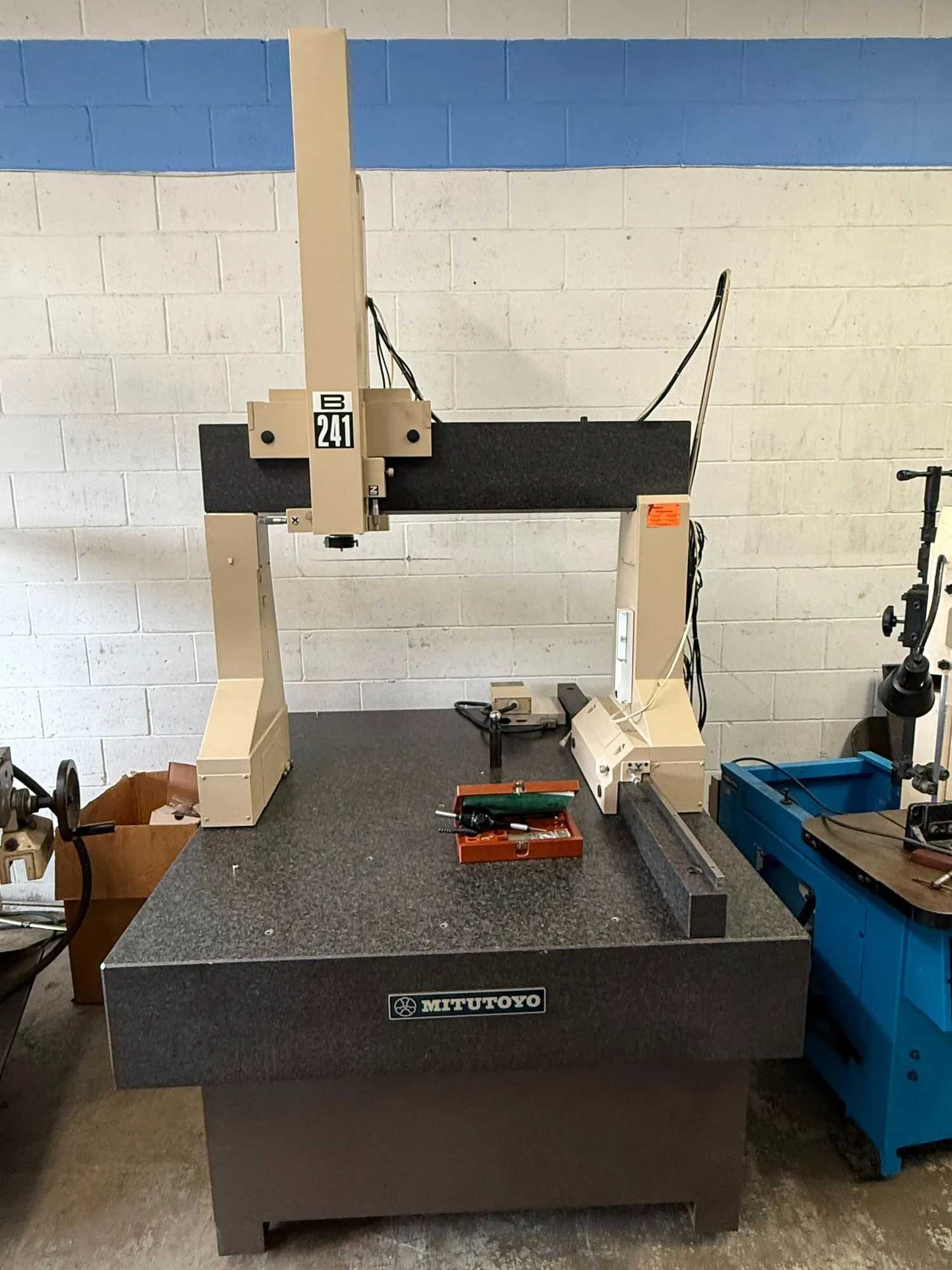 2002 MITUTOYO B241 MANUAL BRIDGE CMM, 700X1000X450MM, RENISHAW PH8/TP2 PROBE - CMM