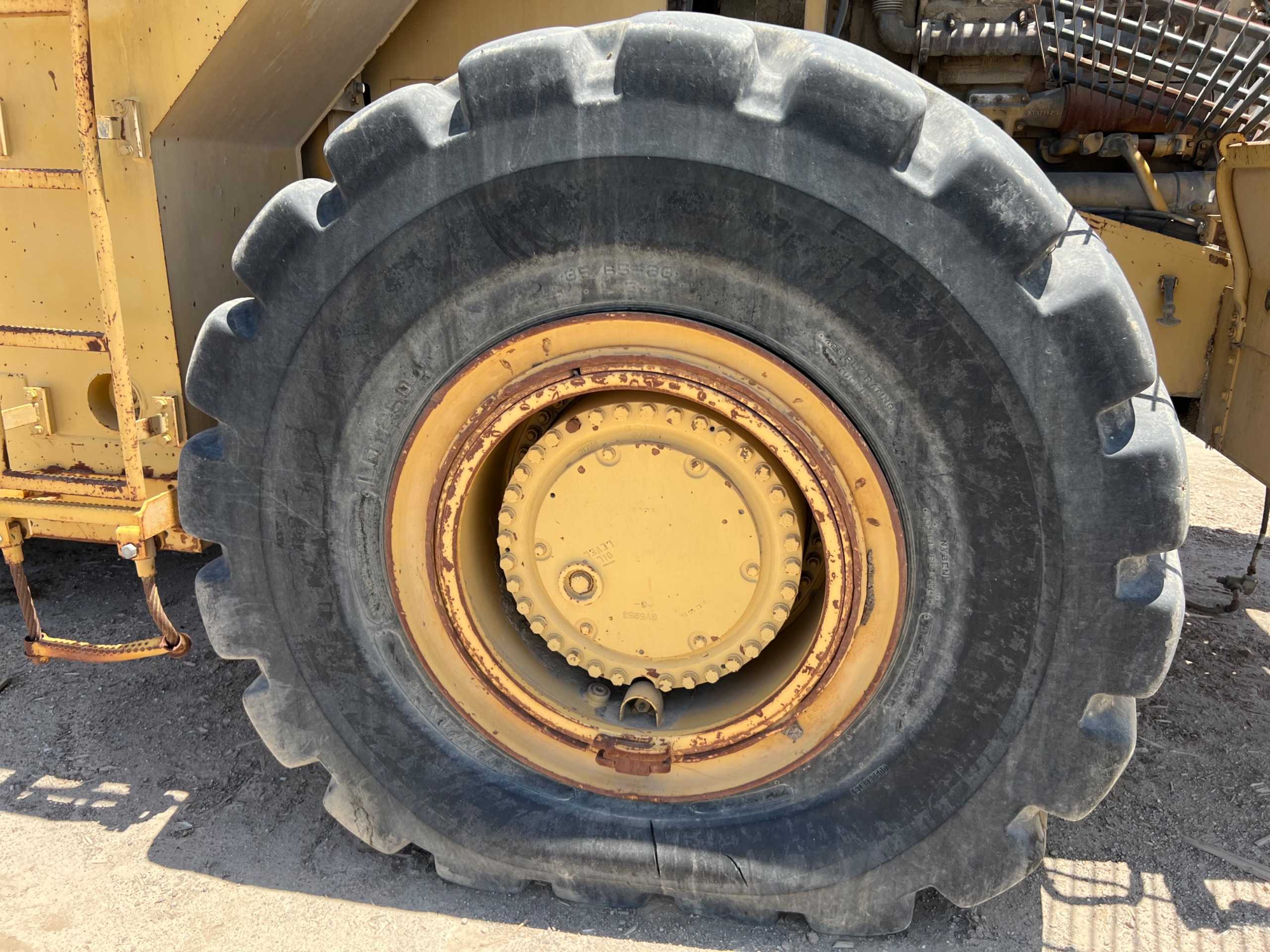 CATERPILLAR 988B WHEEL LOADER - WHEEL LOADERS