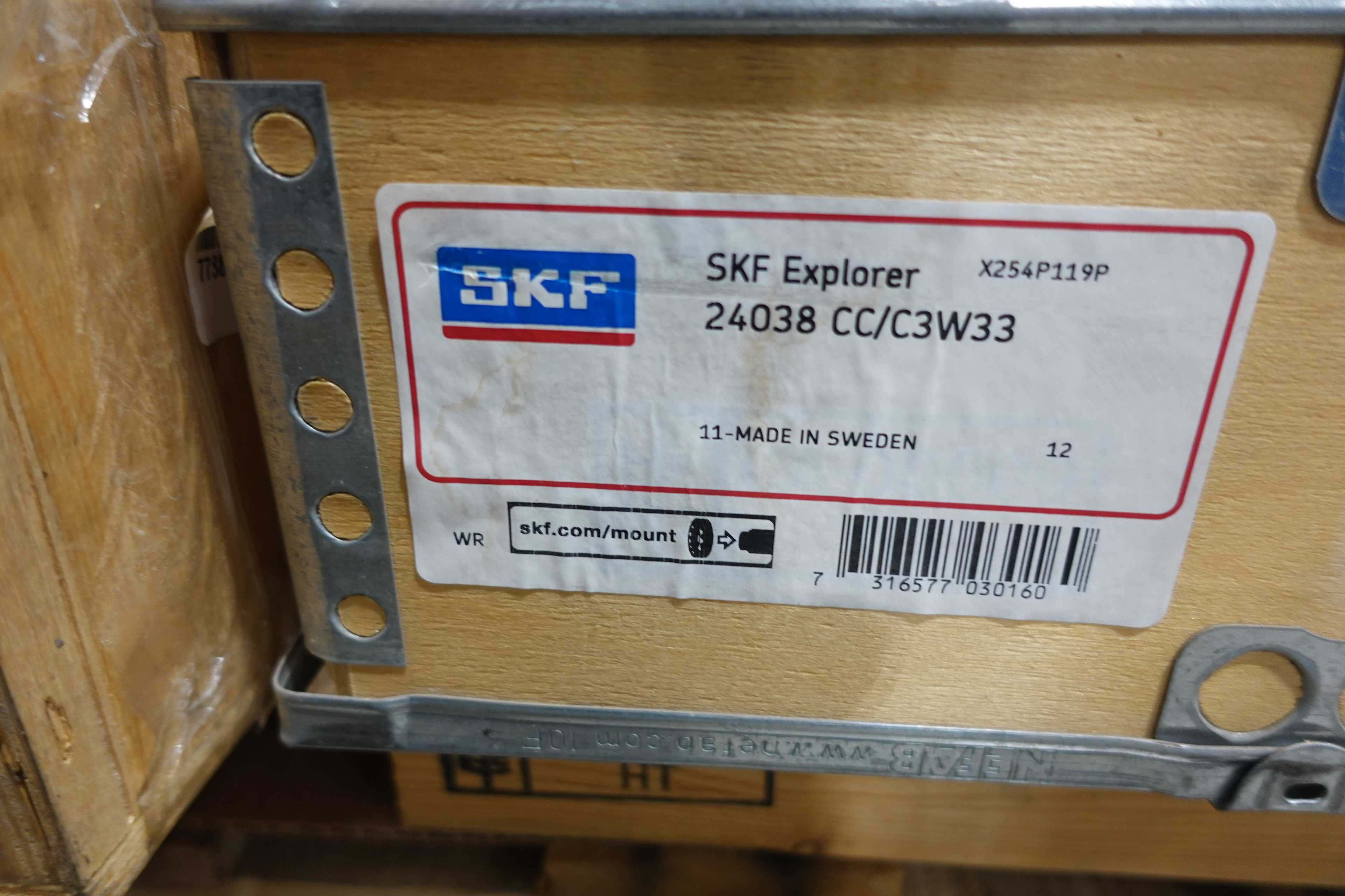 SKU 1739358 - LOT OF 8 ASSORTED SKF BEARINGS - BEARINGS