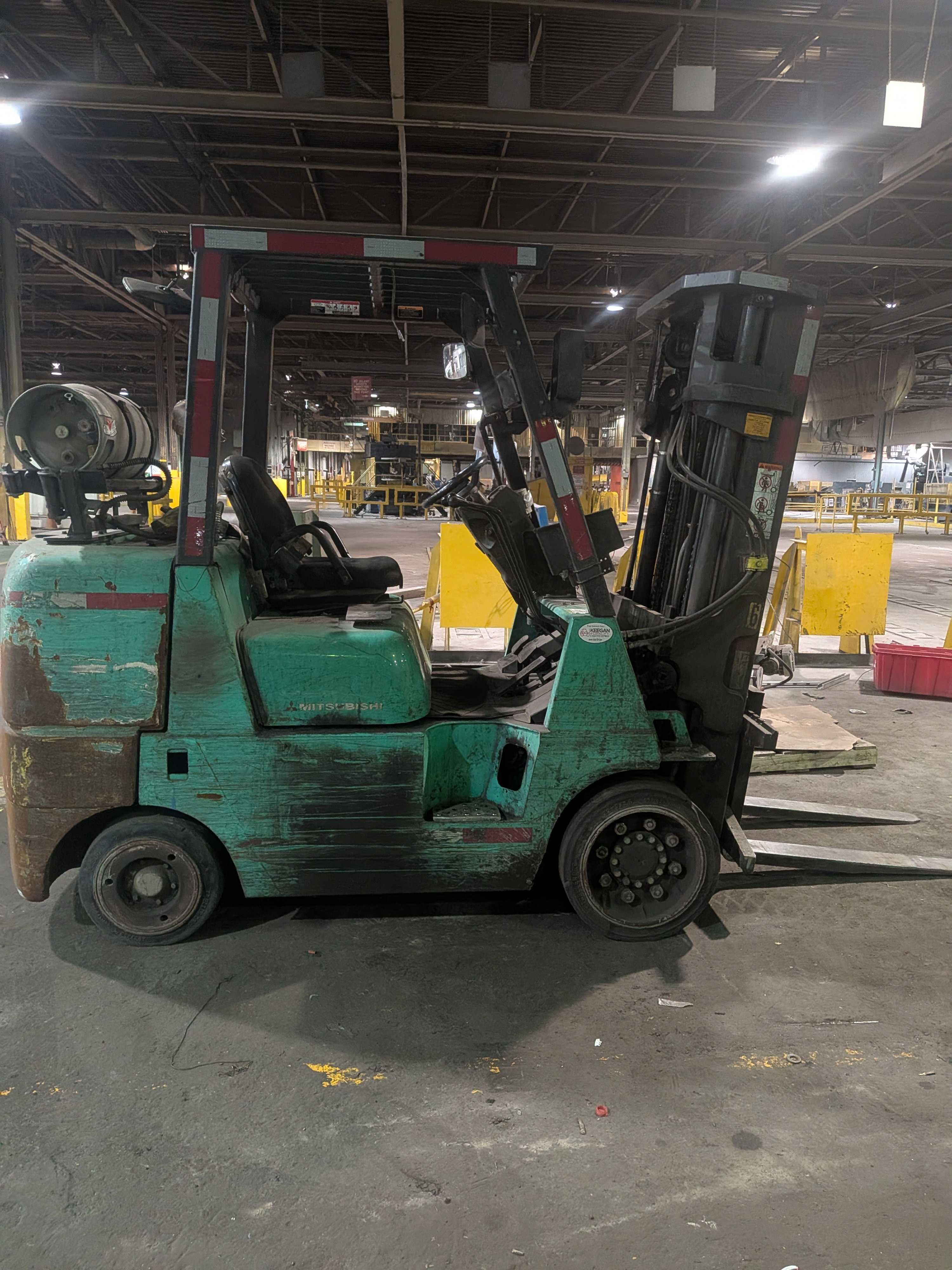MITSUBISHI FGC40K FORKLIFT, 8000LBS CAPACITY, LP GAS, 4.3L V6, 183IN MAX LIFT, CUSHION TIRES - SIT-DOWN FORKLIFTS