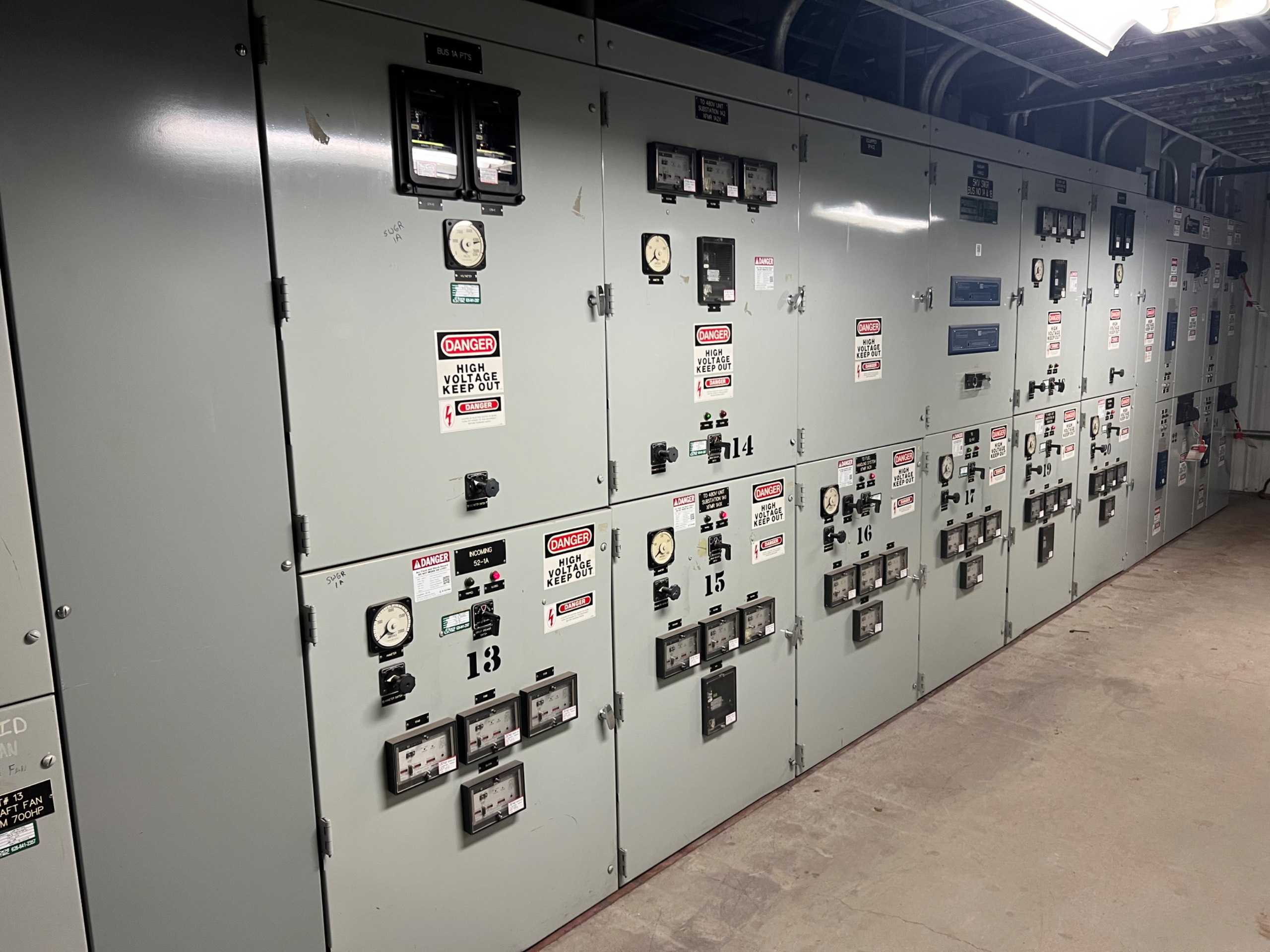 BULK QTY OF POWELL SWITCHGEAR - SWITCHGEAR