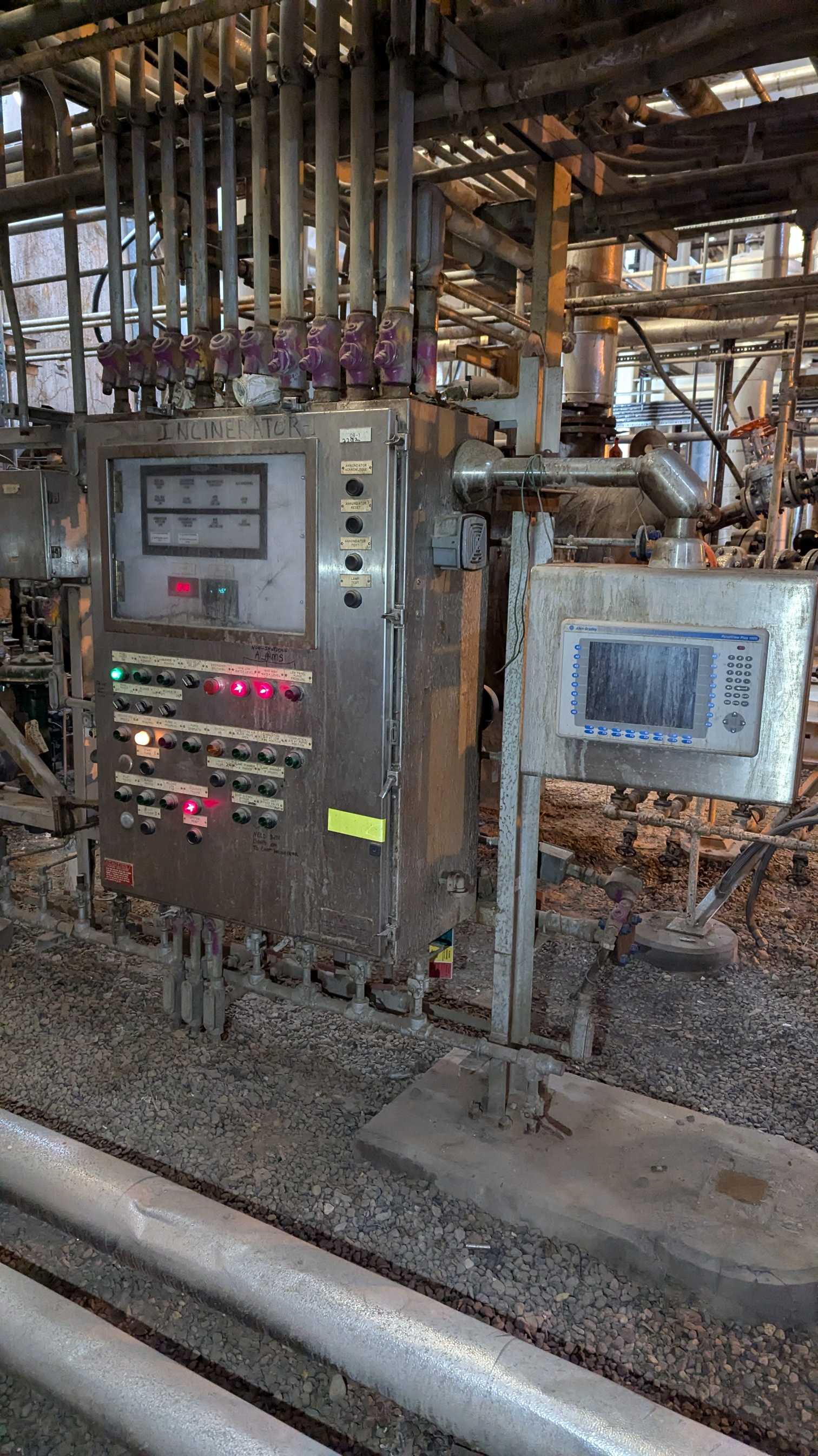 1994 CALLIDUS INCINERATOR CONTROL PANEL WITH ALLEN-BRADLEY CONTROLS - OPERATOR INTERFACE PANELS