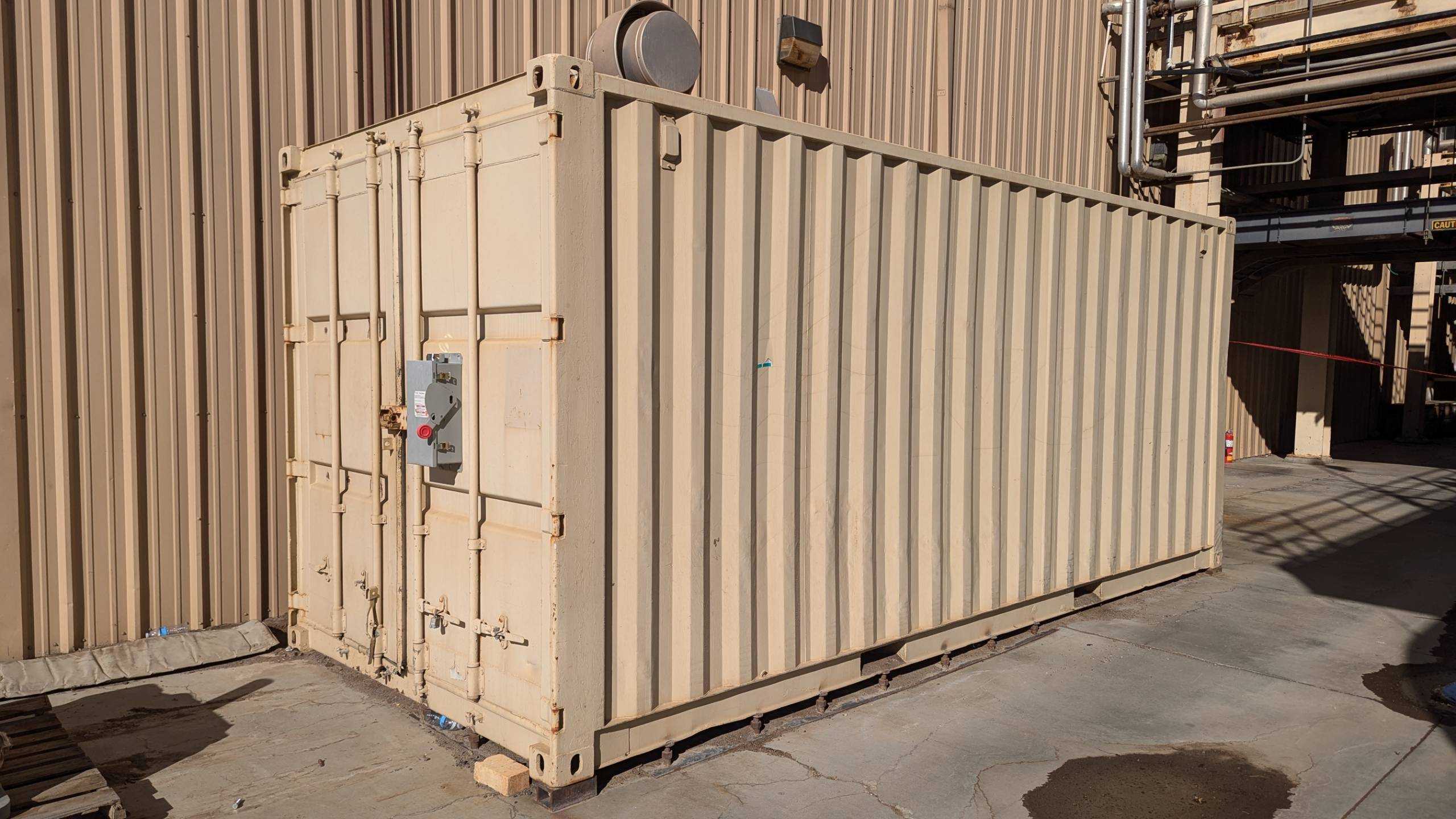 20' STORAGE CONTAINER - SHIPPING CONTAINERS